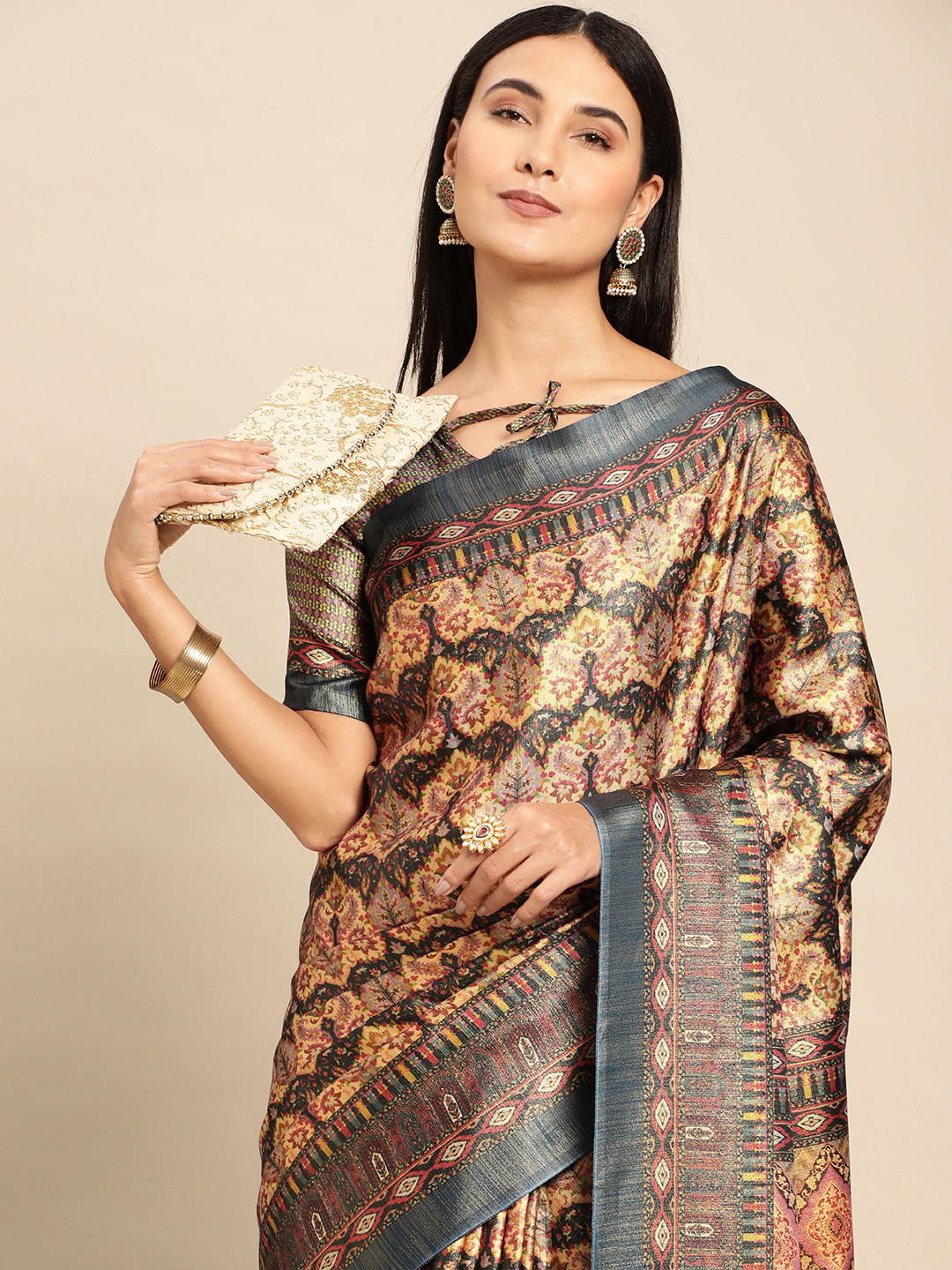 

CliqSilk Floral Zari Art Silk Kanjeevaram Saree, Gold