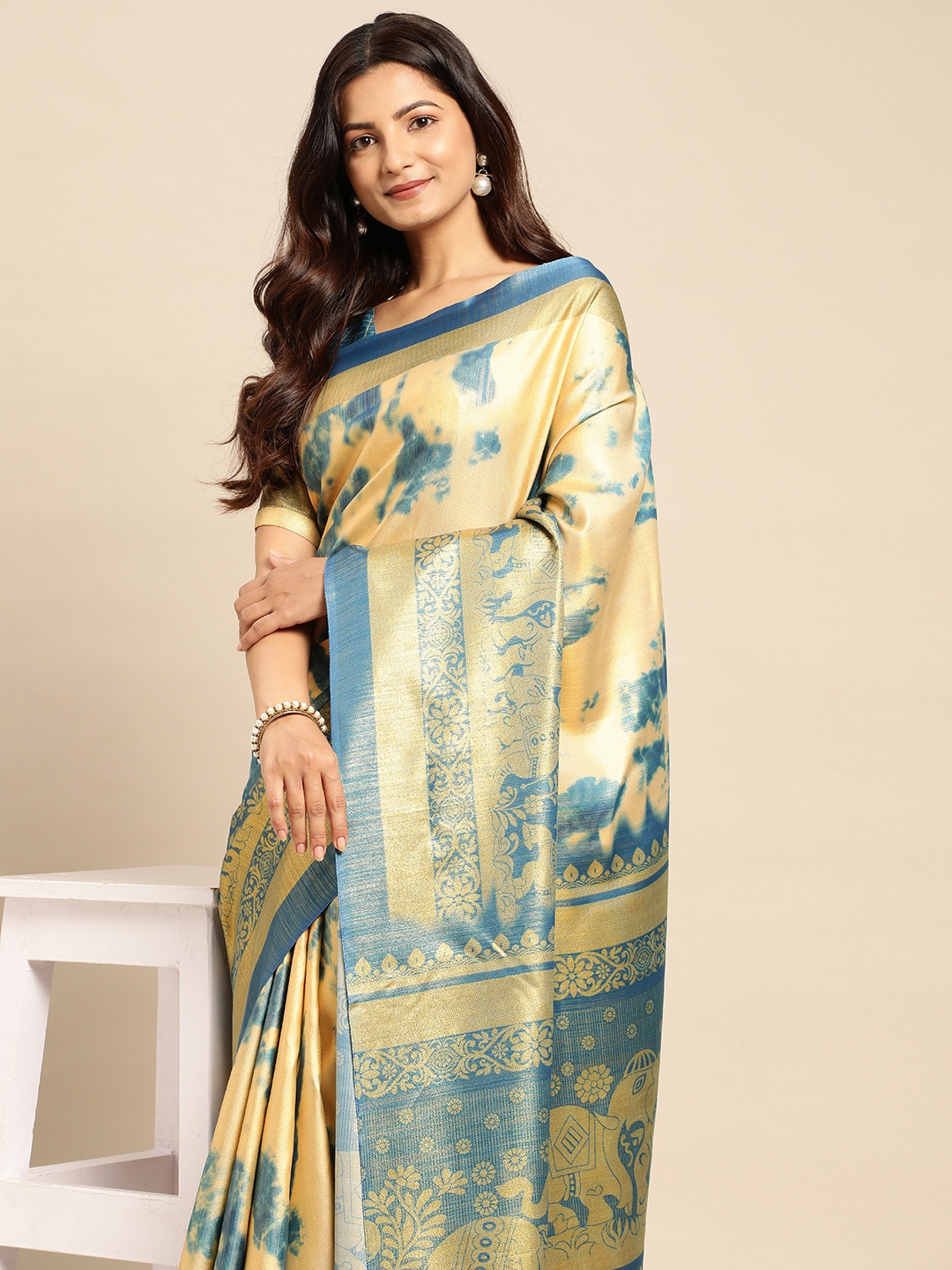 

CliqSilk Ethnic Motifs Art Silk Patola Saree, Blue