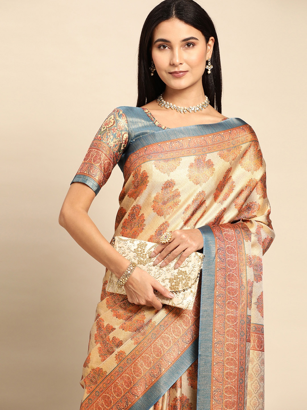 

CliqSilk Floral Zari Art Silk Kanjeevaram Saree, Gold