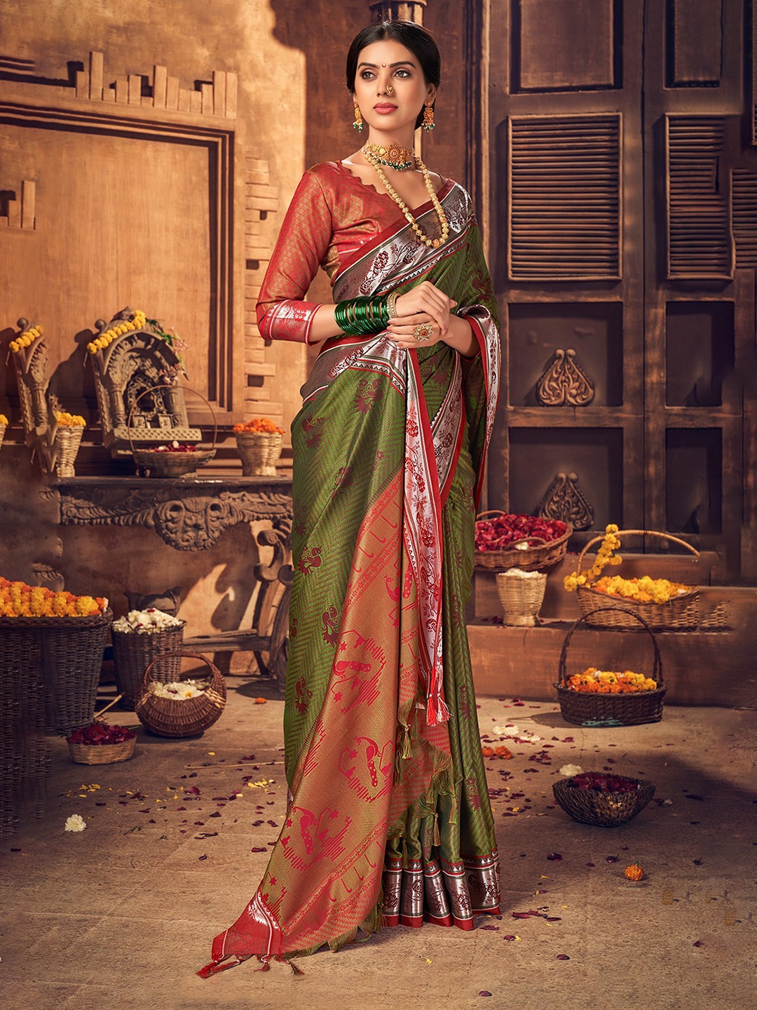 

KARAGIRI Ethnic Motifs Zari Saree, Grey