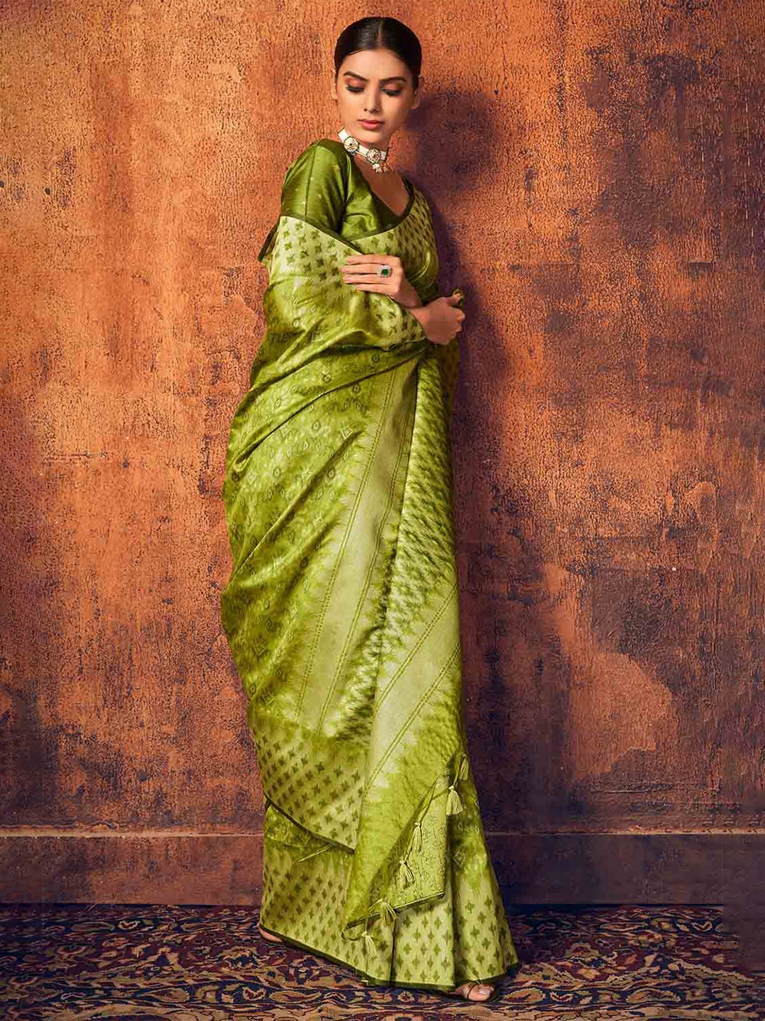

KARAGIRI Woven Design Ikat Saree, Green