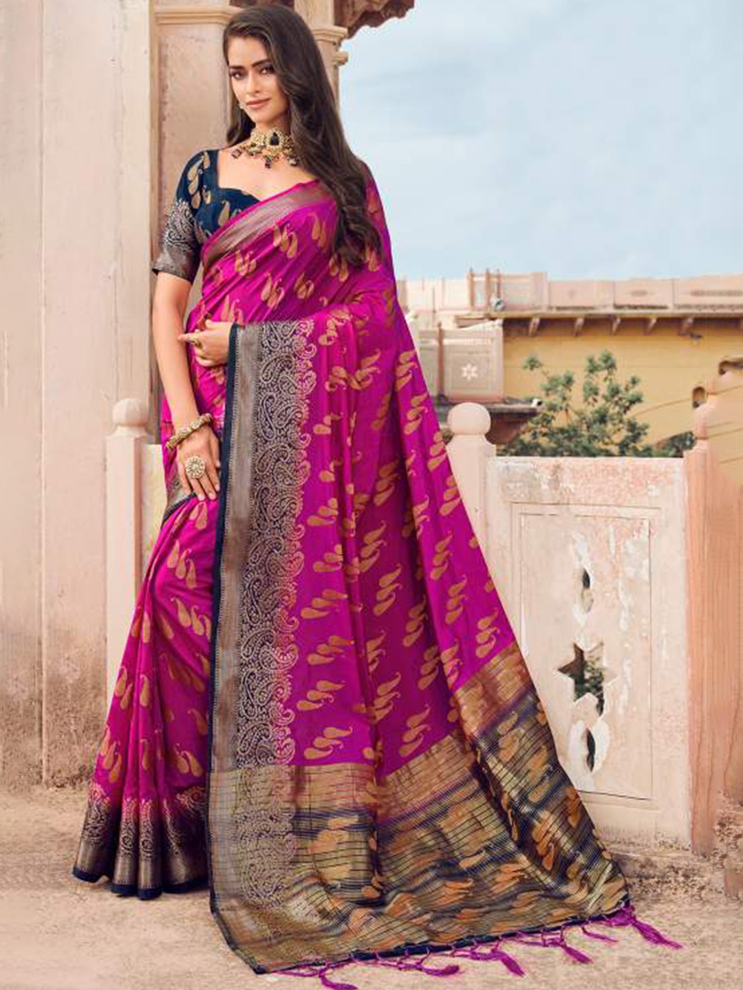 

KARAGIRI Paisley Zari Silk Blend Saree, Purple