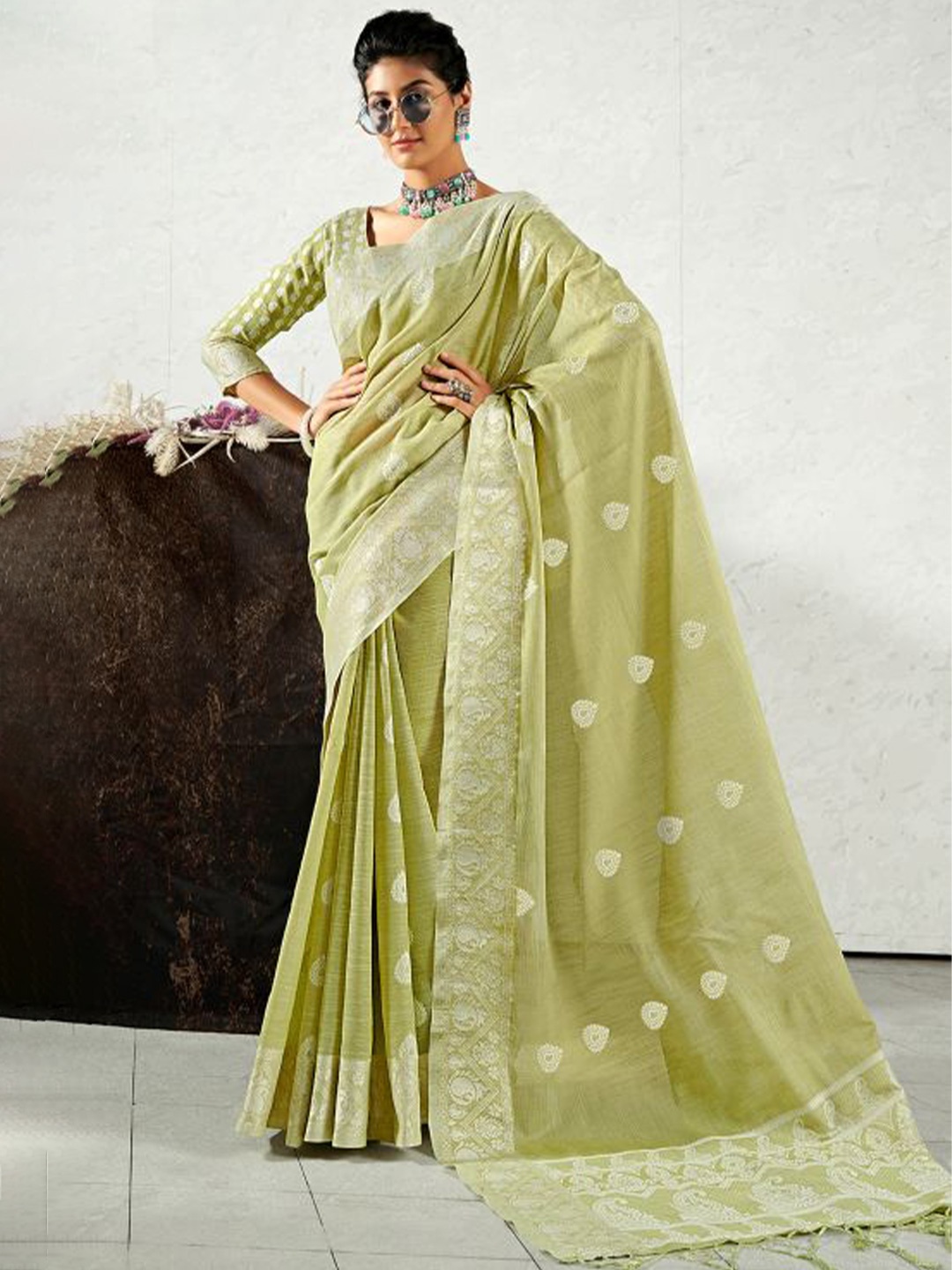 

KARAGIRI Woven Design Zari Saree, Green