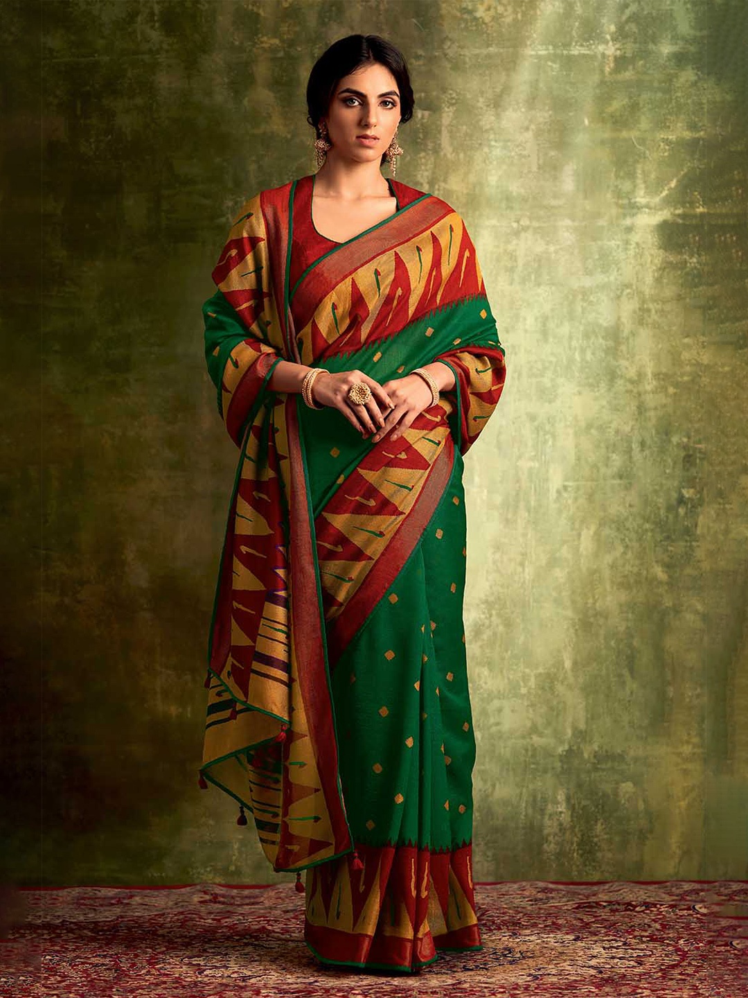 

KARAGIRI Printed Saree, Green