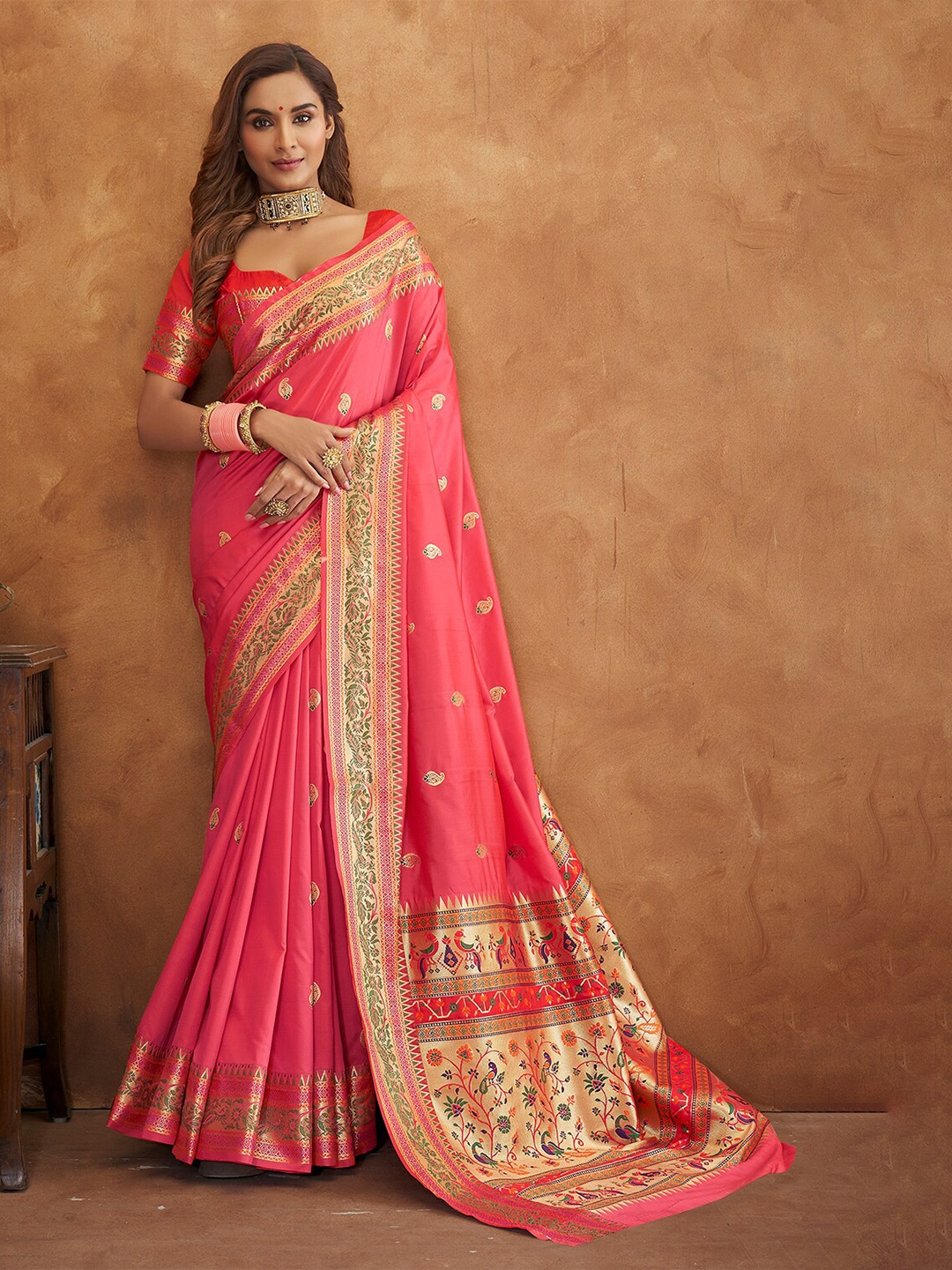 

KARAGIRI Woven Design Zari Banarasi Saree, Pink