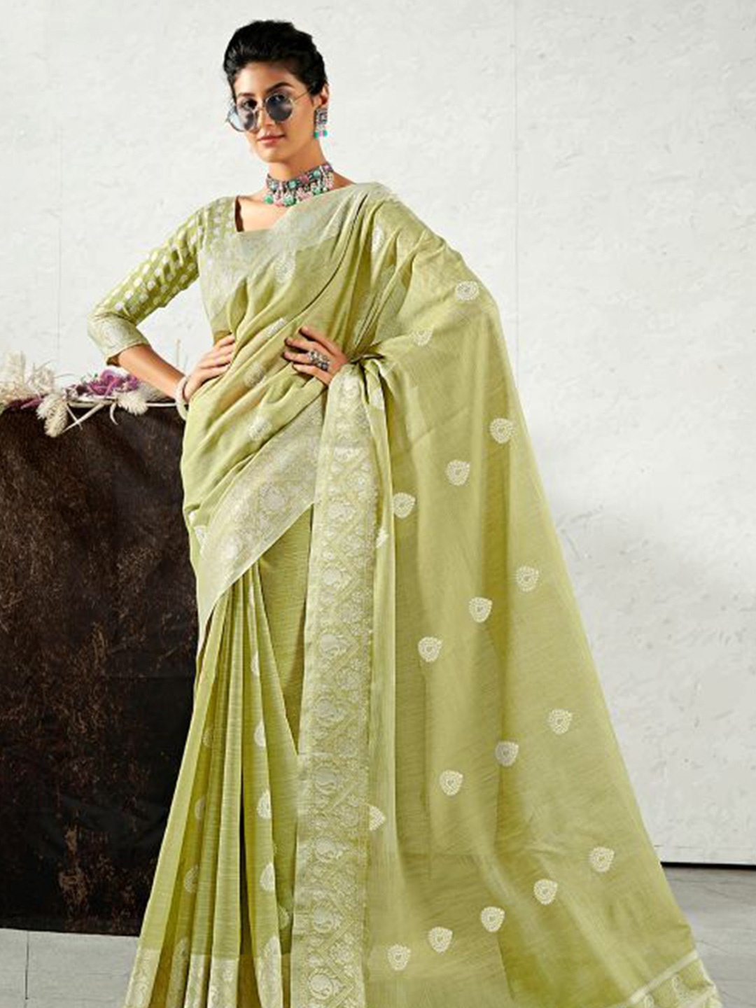 

KARAGIRI Ethnic Motifs Woven Design Saree, Green