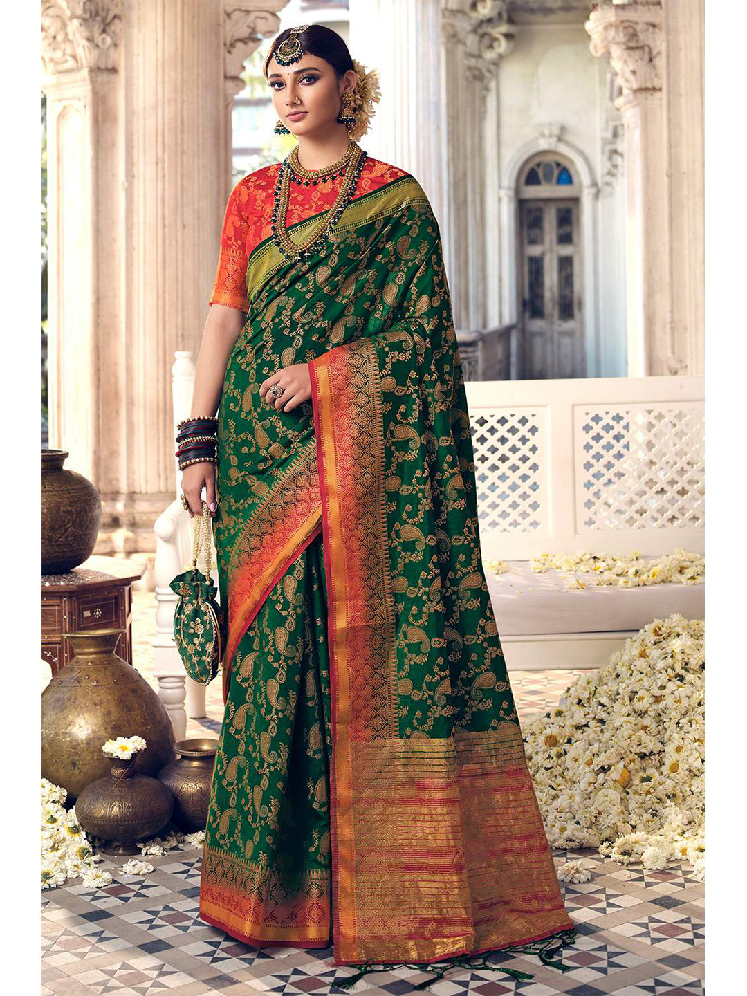 

KARAGIRI Ethnic Motifs Zari Silk Blend Saree, Green