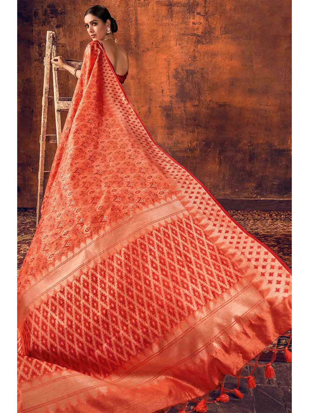 

KARAGIRI Woven Design Zari Ikat Saree, Orange