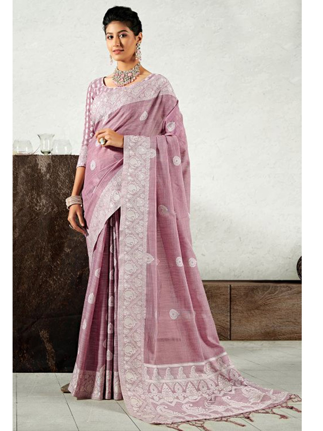 

KARAGIRI Floral Linen Blend Saree, Purple