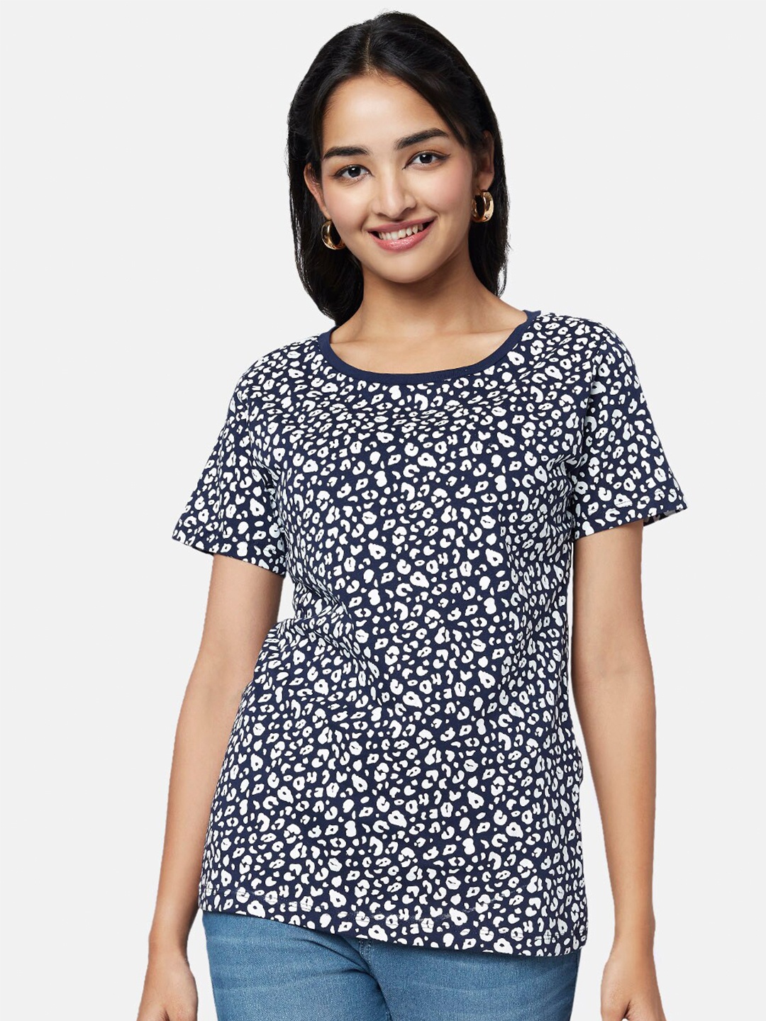 

YU by Pantaloons Women Geometric Printed Cotton T-shirt, Navy blue