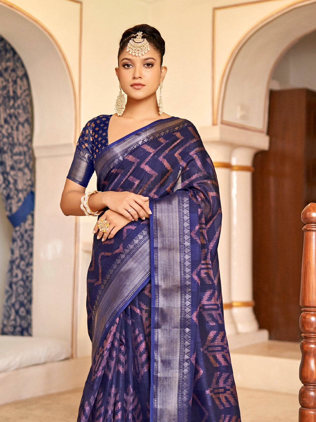 

KARAGIRI Woven Design Zari Saree, Blue
