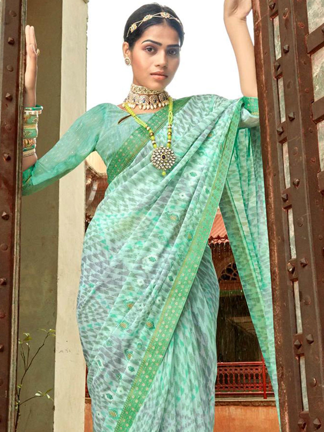 

KARAGIRI Printed Poly Georgette Saree, Green