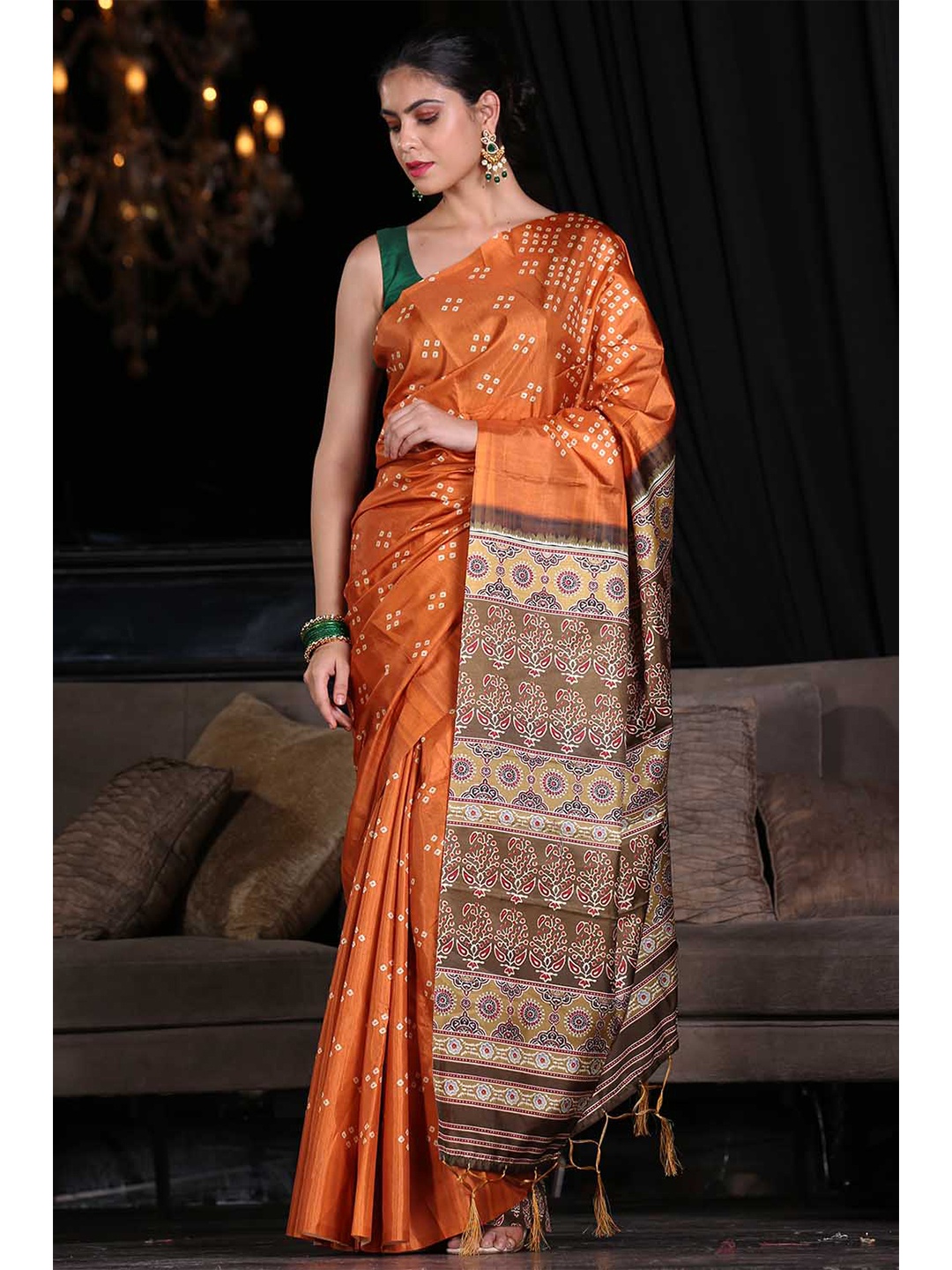 

KARAGIRI Printed Bandhani Saree, Orange