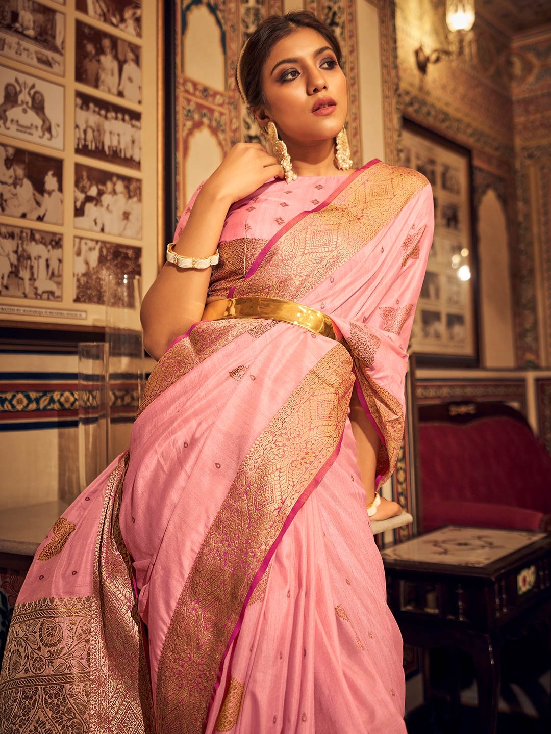 

KARAGIRI Floral Zari Silk Blend Saree, Pink