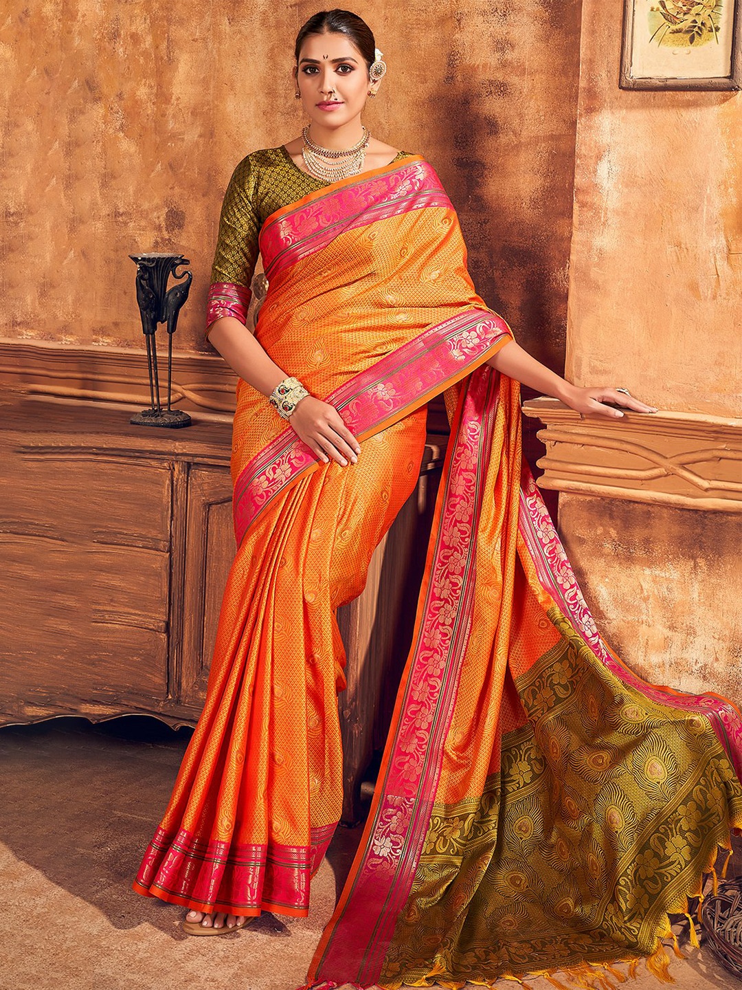 

KARAGIRI Woven Design Zari Saree, Green