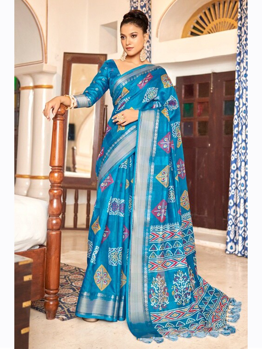 

KARAGIRI Geometric Printed Saree, Blue