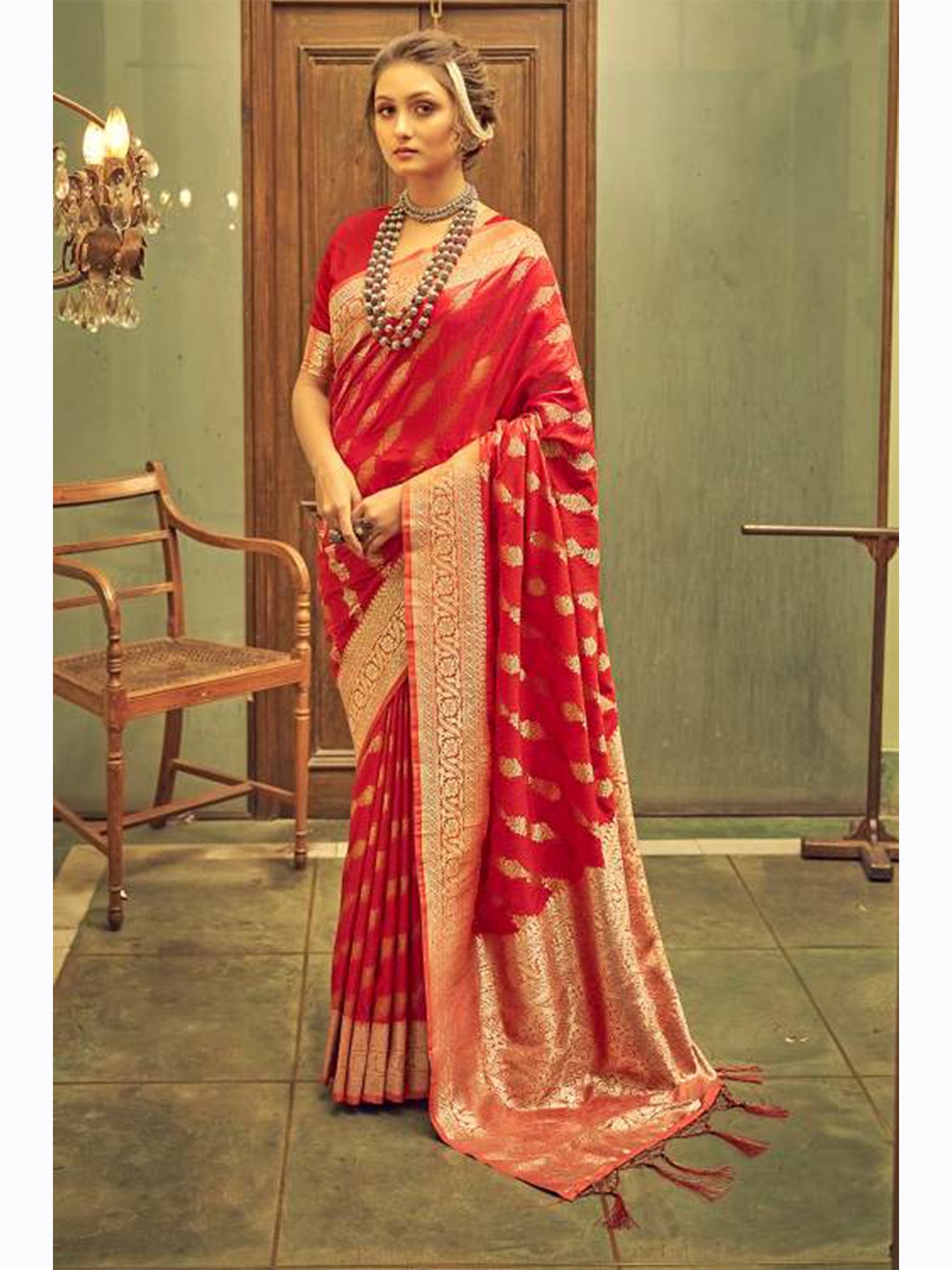 

KARAGIRI Ethnic Motifs Woven design Zari Banarasi Saree, Red