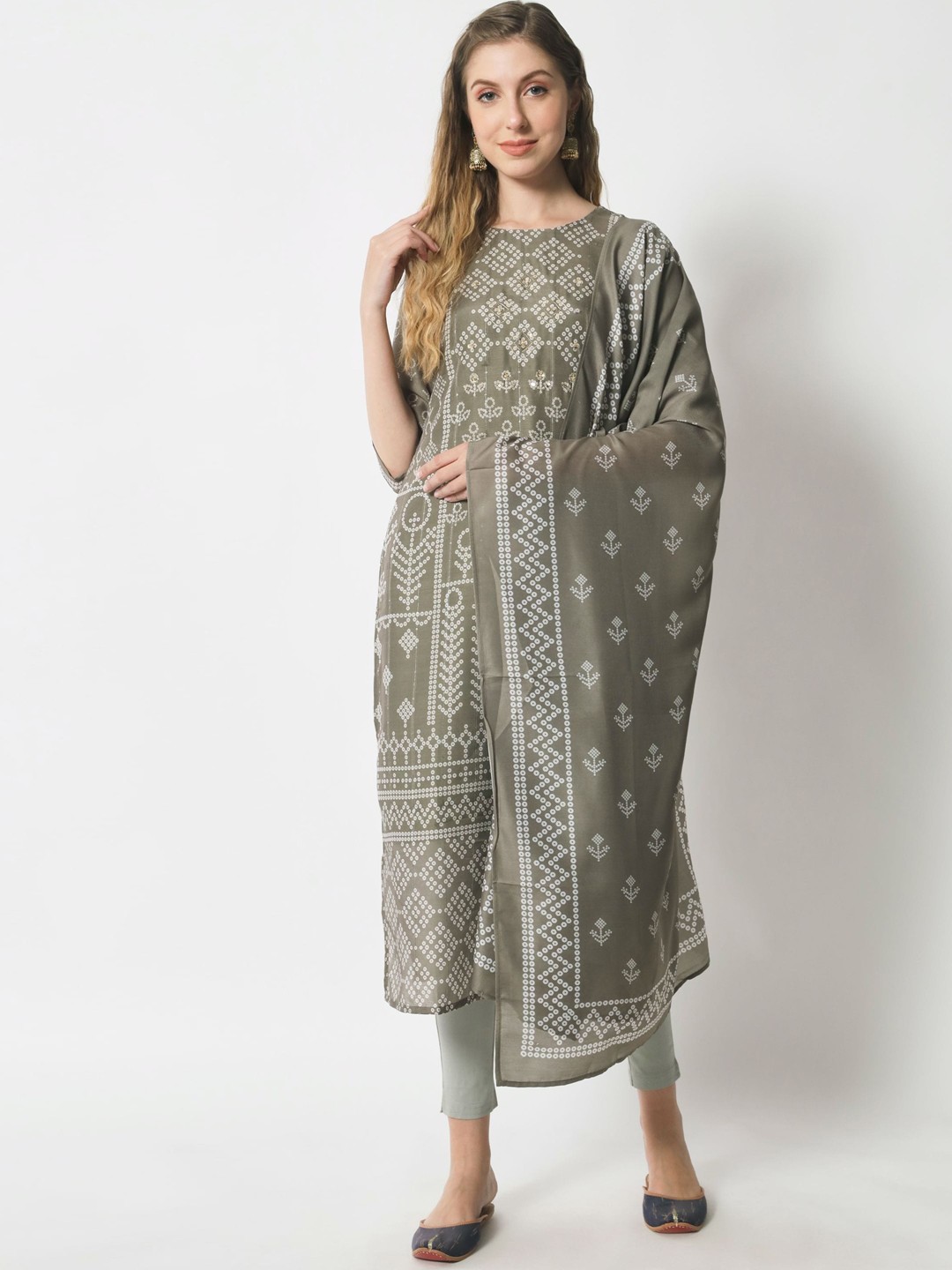 

Shopping Queen Women Bandhani Printed Kurta with Trousers & Dupatta, Olive