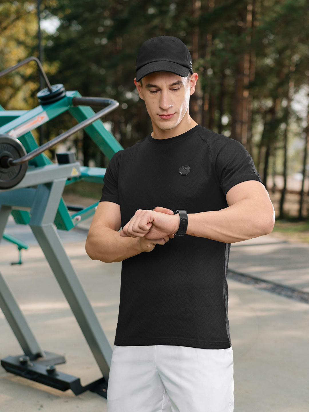 

one8 x PUMA Men Pure Cotton Sports Slim Fit T-shirt With Applique Detail, Black