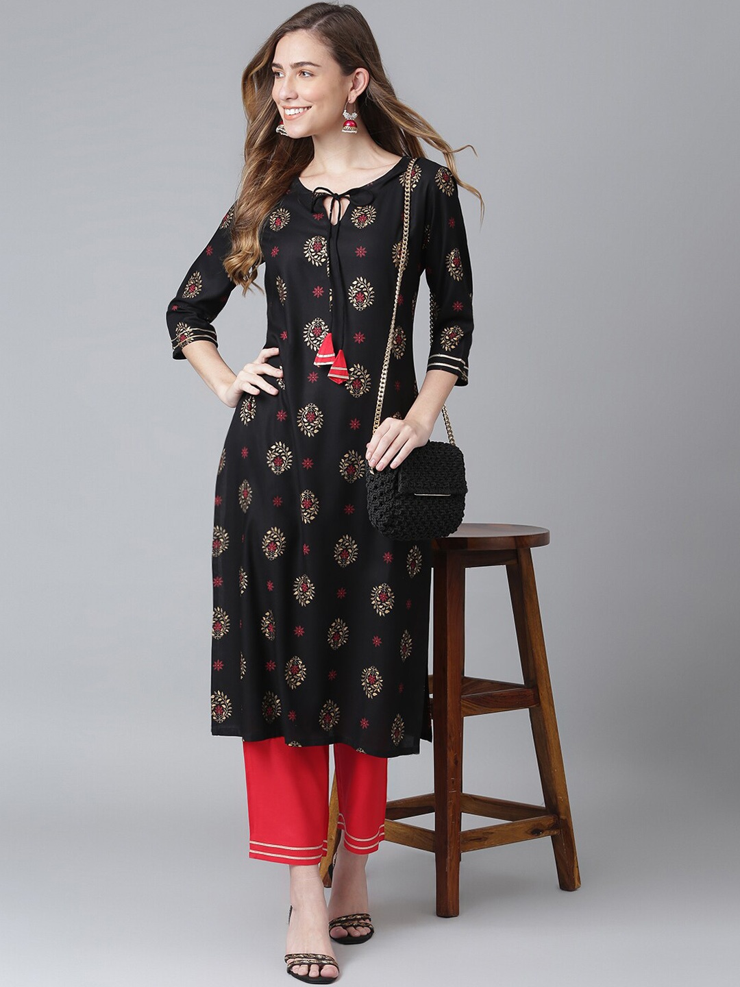 

Khushal K Ethnic Motifs Printed Kurta with Trousers, Black