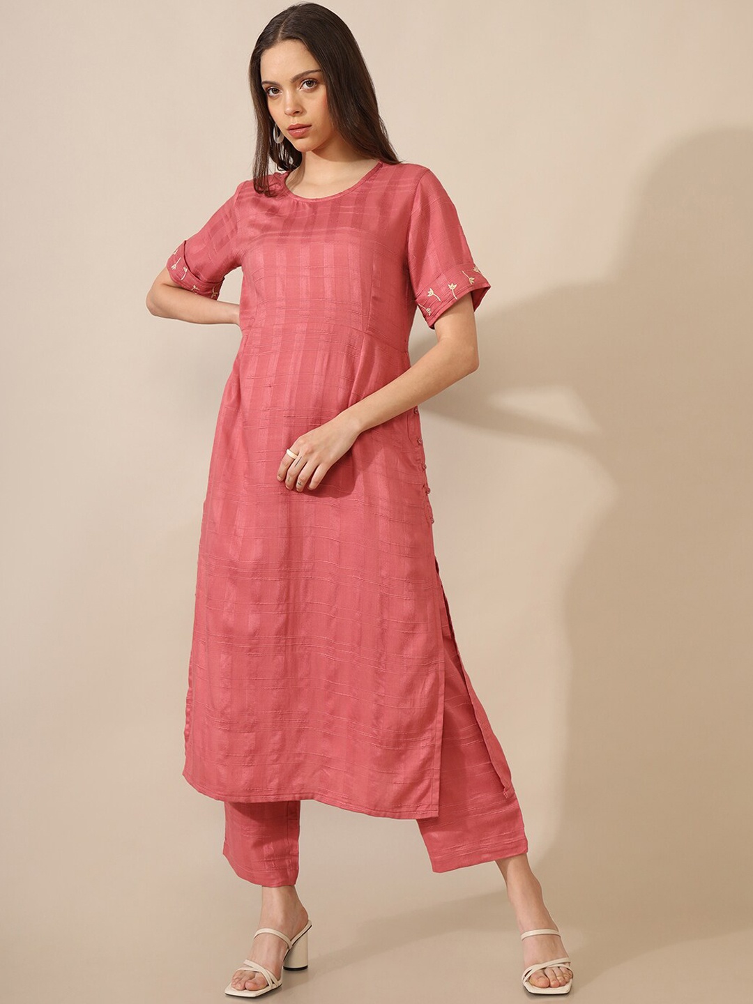 

Saaki Thread Work Art Silk Kurta with Trousers, Pink