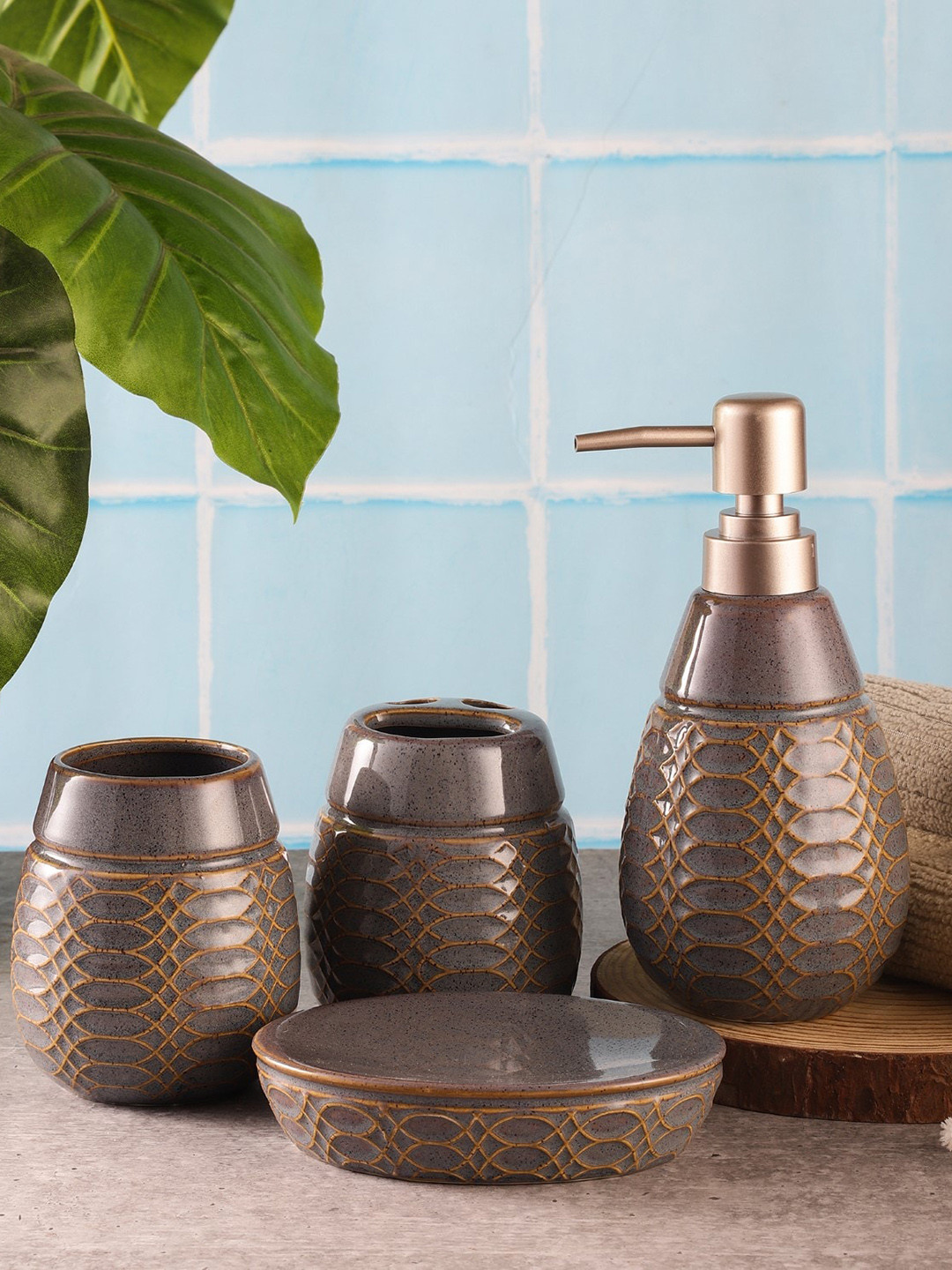 

The Decor Mart Set Of 4 Grey Textured Ceramic Bathroom Accessory Set