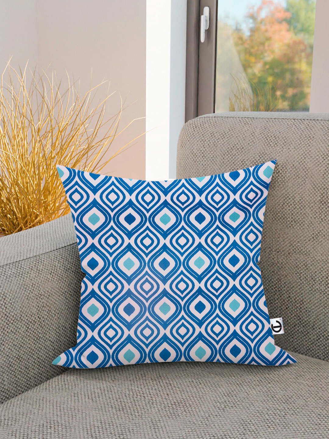 

CURIOUS LIFESTYLE White & Blue Geometric Printed Cotton Square Cushion Cover