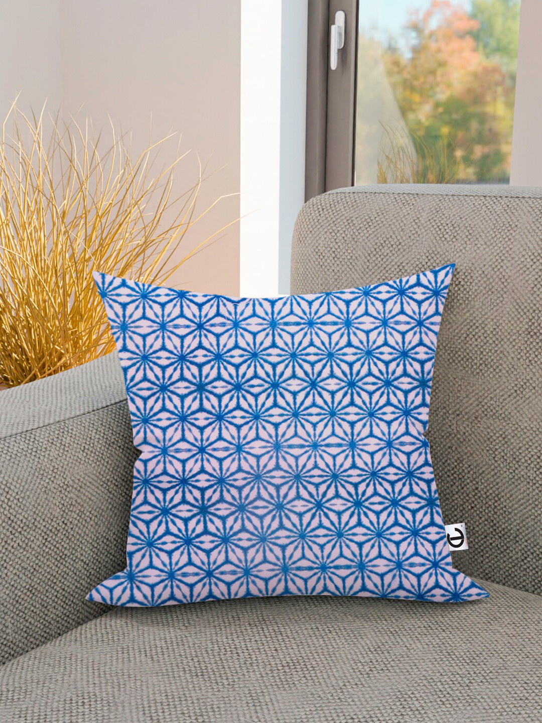 

CURIOUS LIFESTYLE Pink & Blue Geometric Printed Cotton Square Cushion Cover