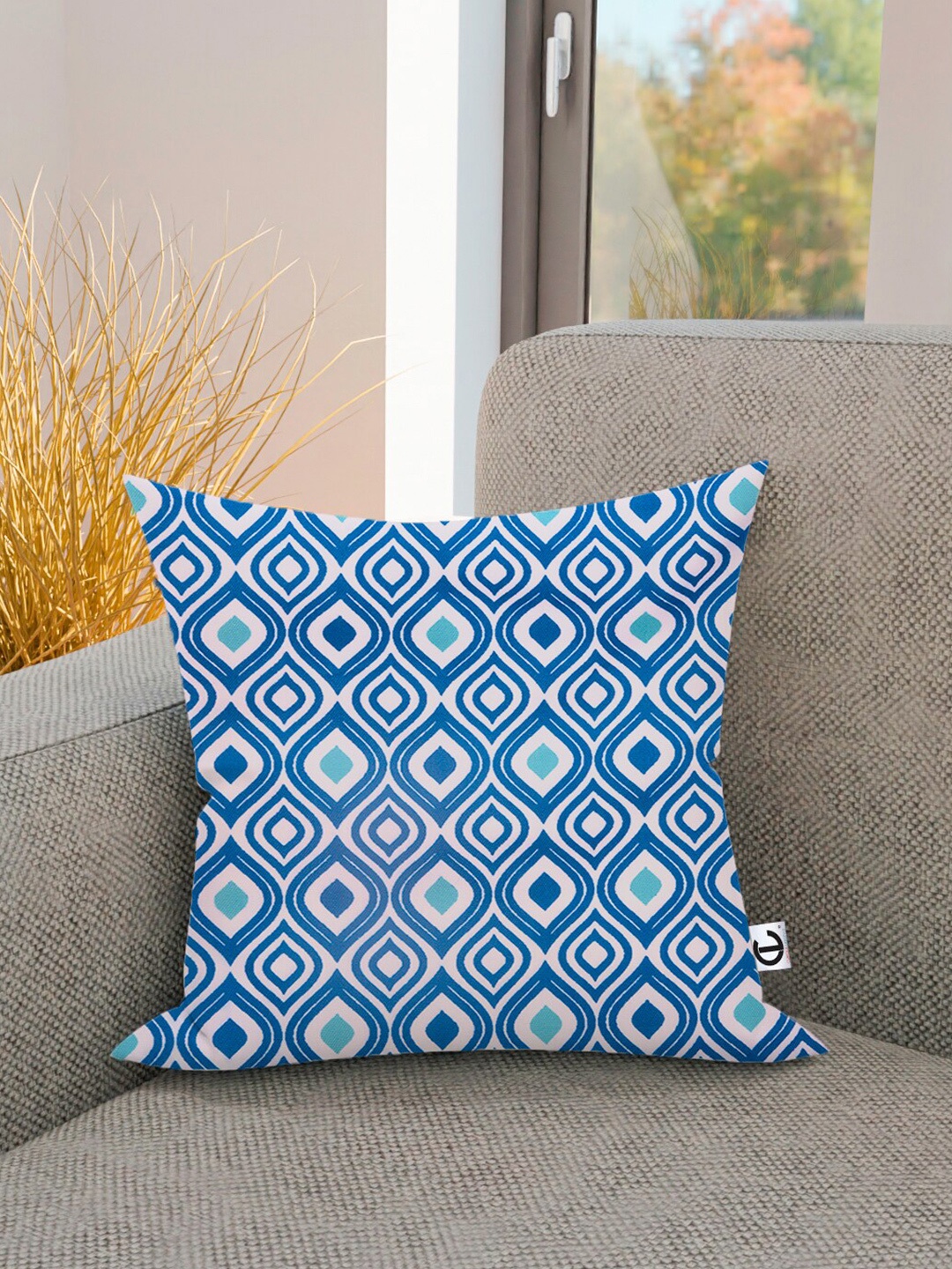 

CURIOUS LIFESTYLE White & Blue Set of 2 Geometric Printed Cotton Square Cushion Covers