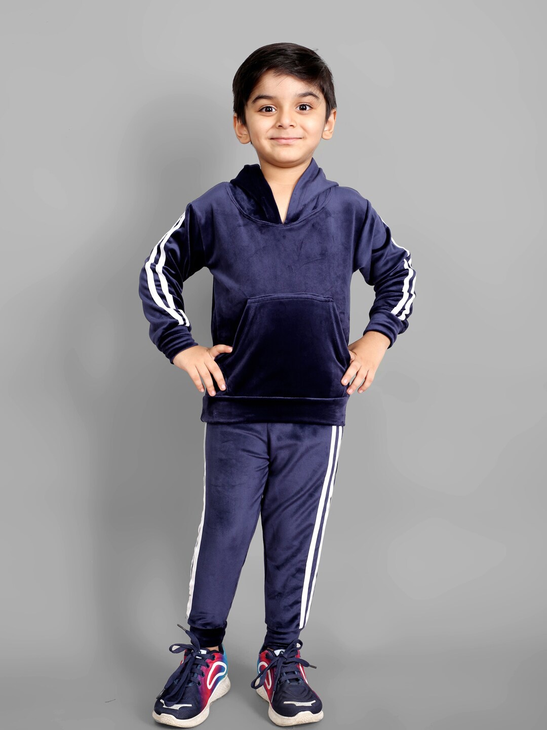

Ameeha Kids Hooded Velvet Clothing Set, Navy blue