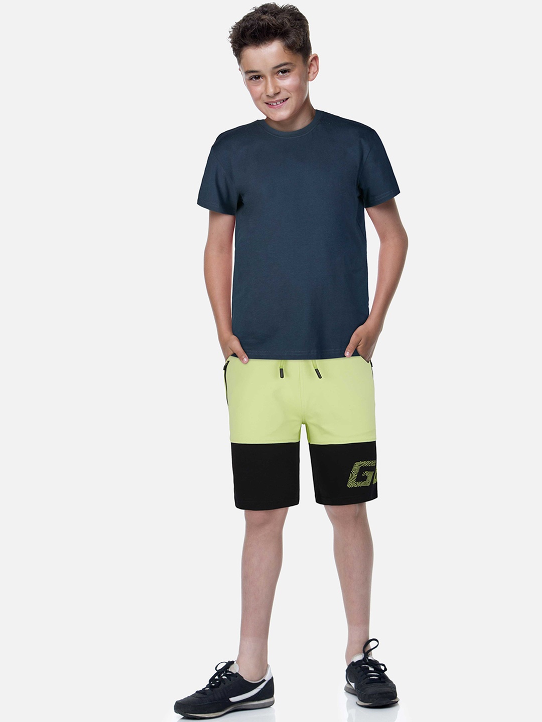 

Gini and Jony Boys Colourblocked Cotton Shorts, Fluorescent green
