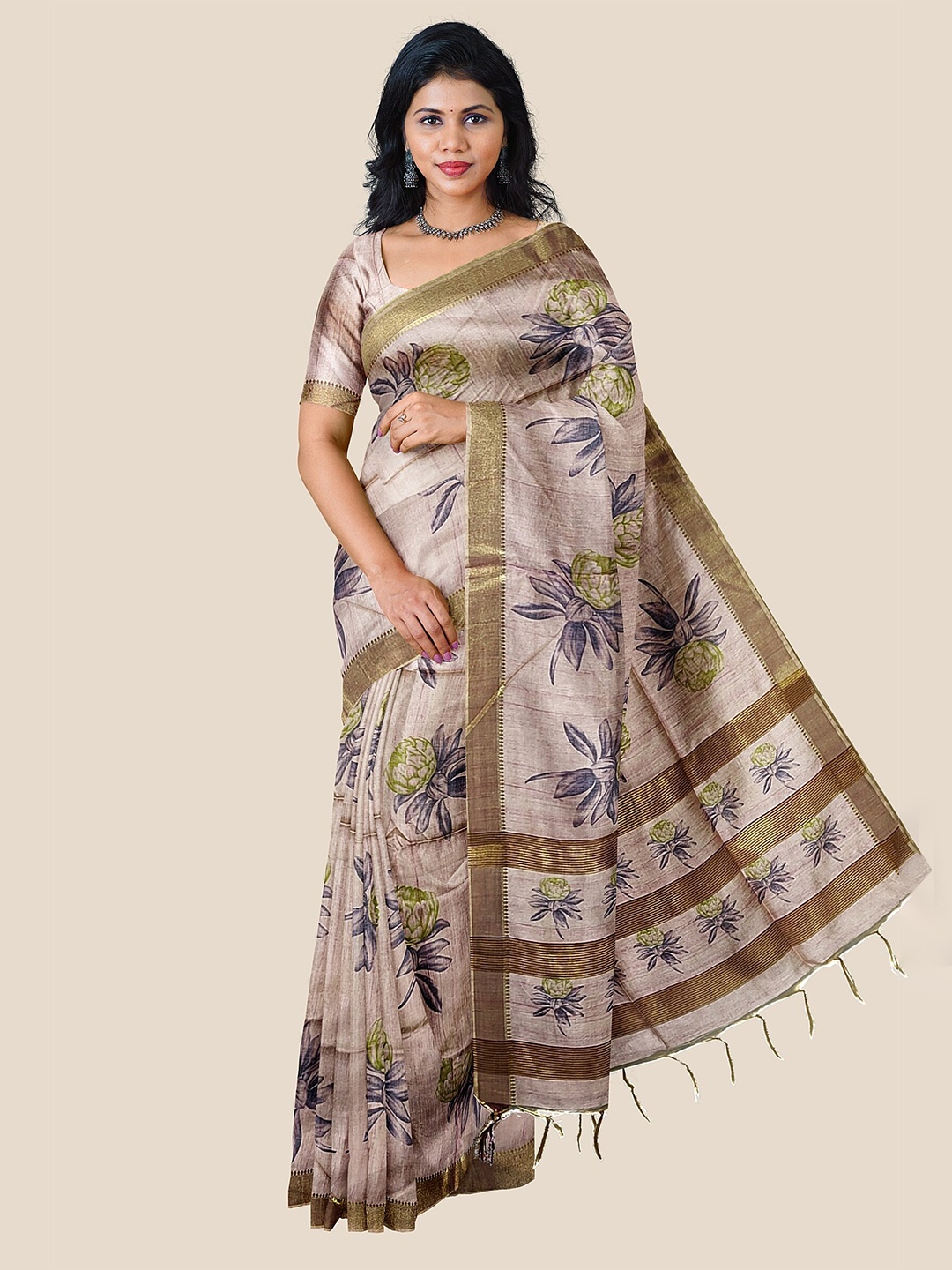 

The Chennai Silks Floral Zari Jute Cotton Saree, Cream
