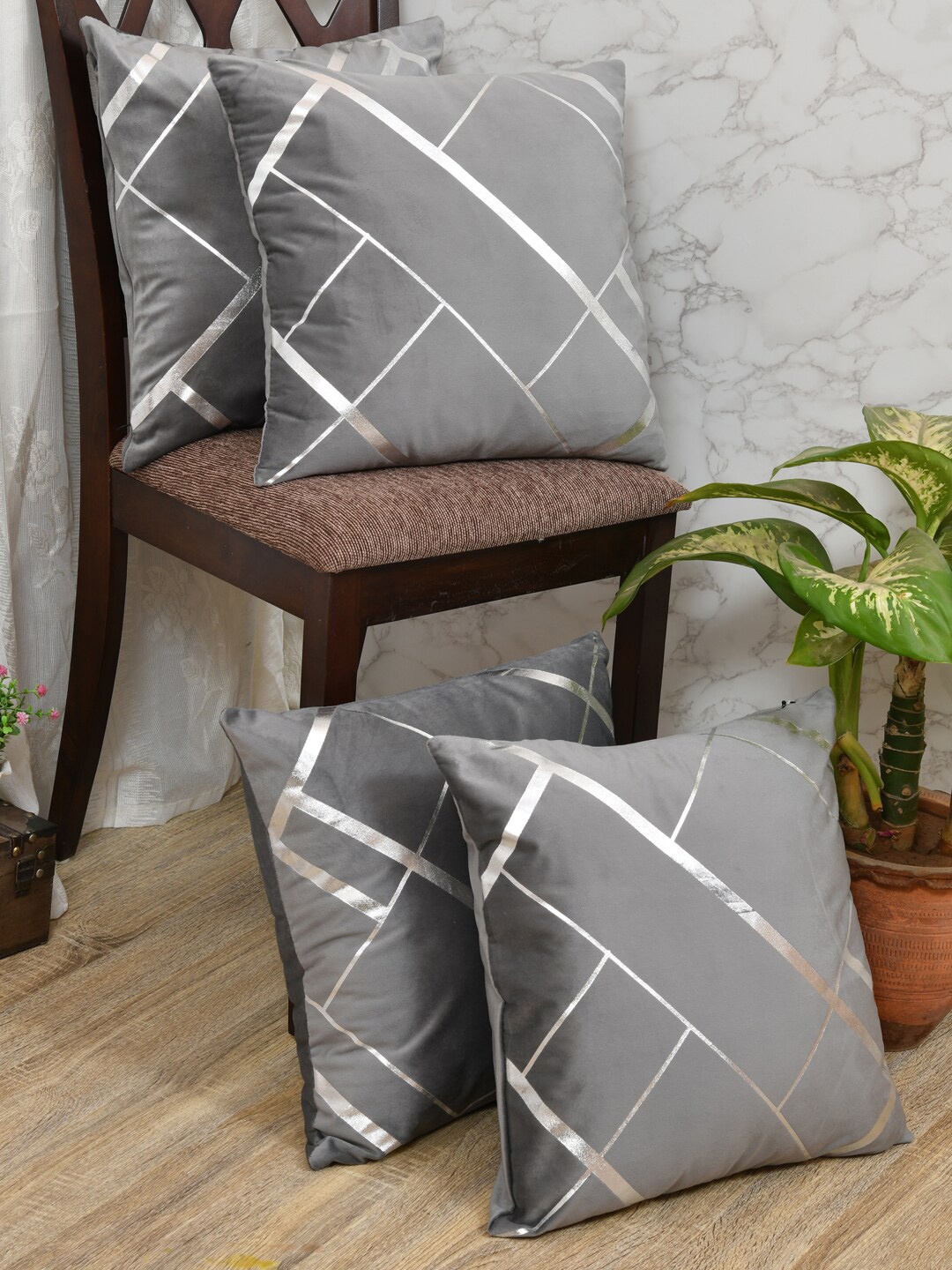 

Clasiko Grey & White Set of 4 Geometric Velvet Square Cushion Covers