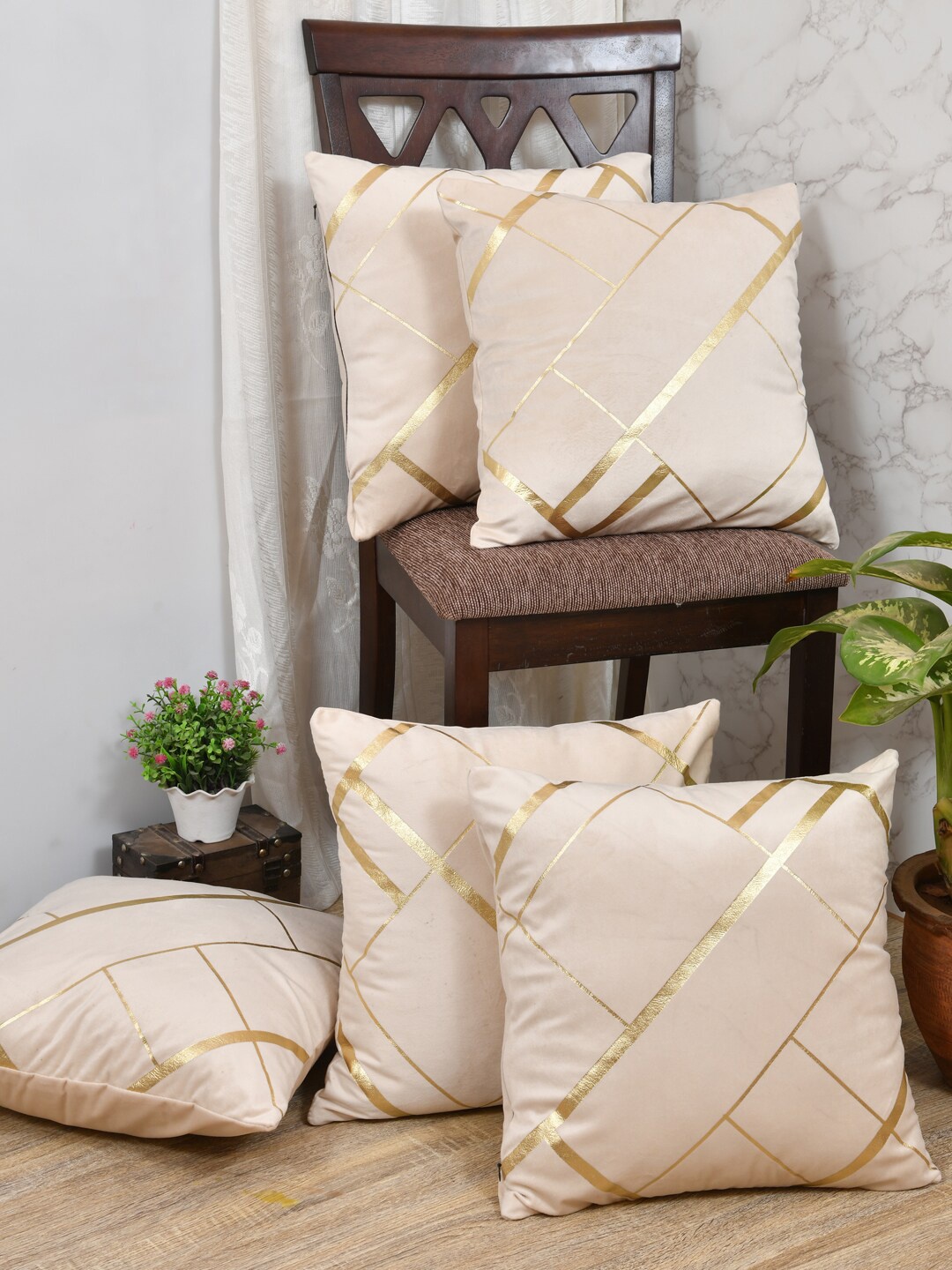 

Clasiko Cream & Gold-Toned Set of 5 Geometric Velvet Square Cushion Covers