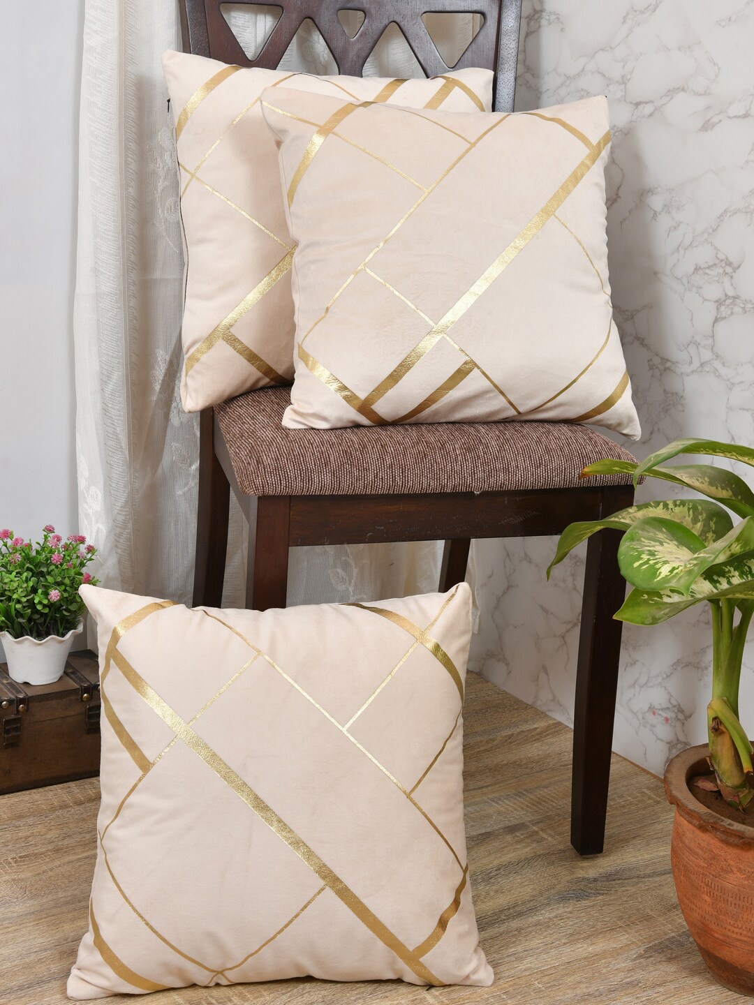 

Clasiko Cream & Gold-Toned Set of 3 Geometric Velvet Square Cushion Covers