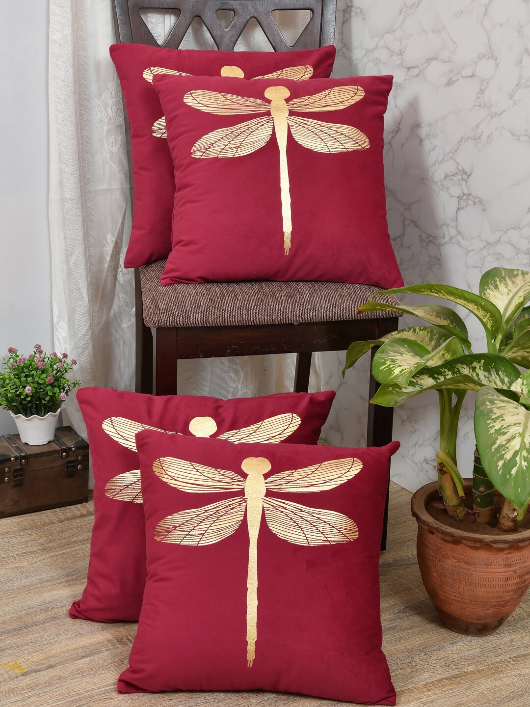 

Clasiko Red & Gold-Toned Set of 4 Quirky Velvet Square Cushion Covers