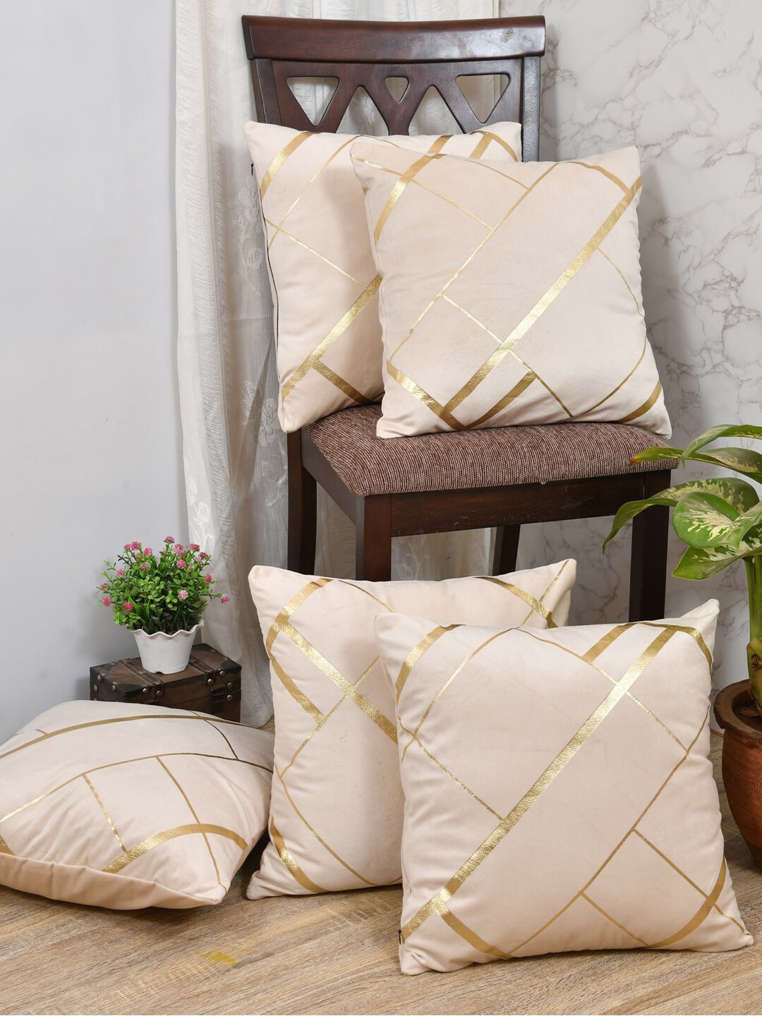 

Clasiko Cream & Gold-Toned Set of 5 Geometric Velvet Square Cushion Covers