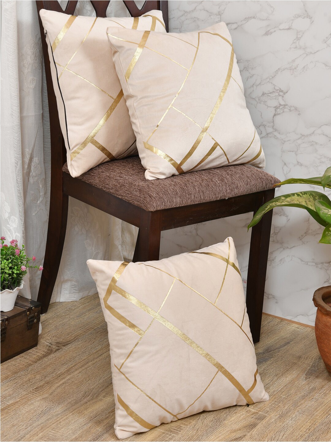 

Clasiko Cream & Gold-Toned Set of 3 Geometric Velvet Square Cushion Covers