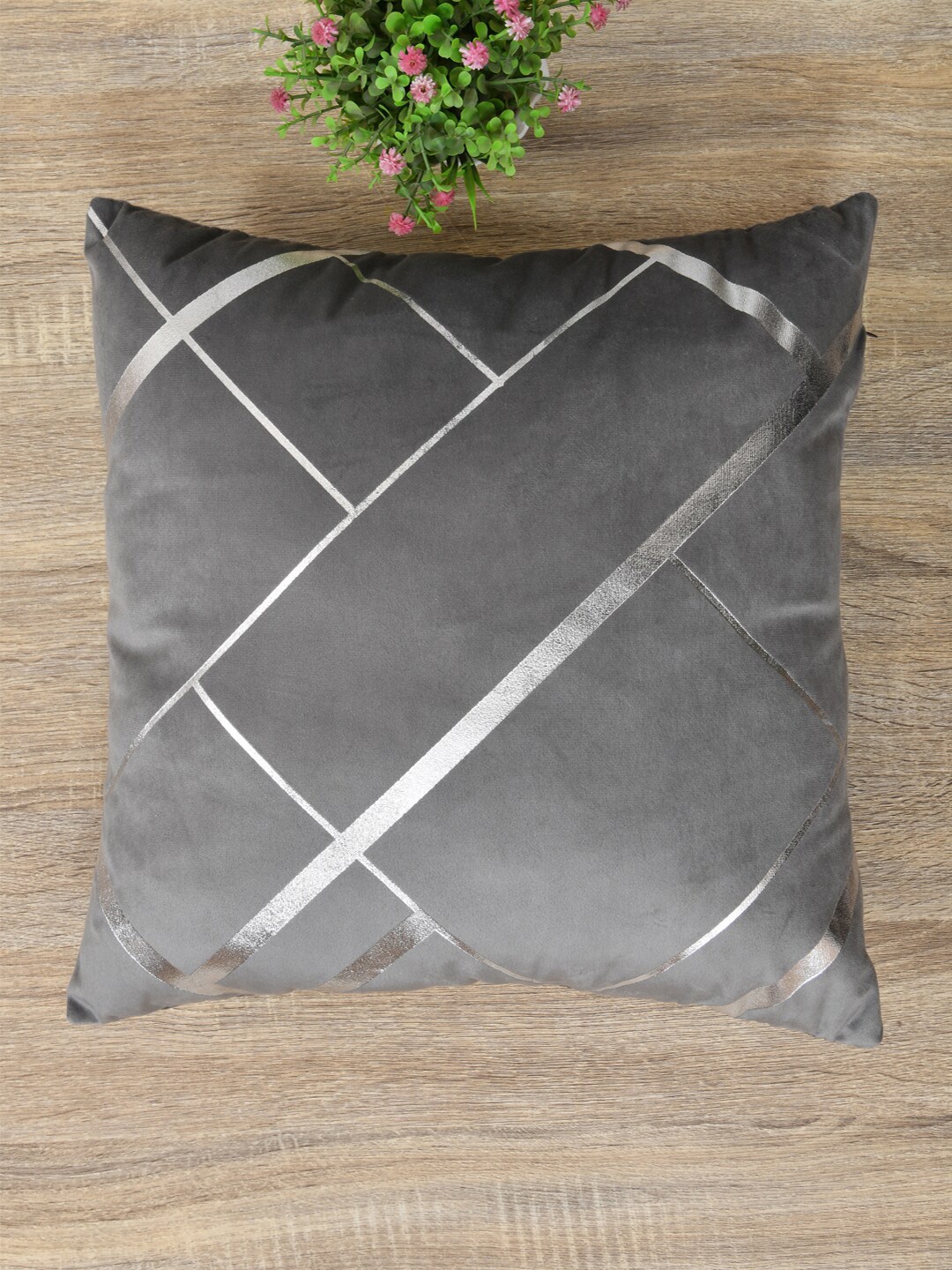 

Clasiko Grey & Silver-Toned Set of 2 Geometric Velvet Square Cushion Covers