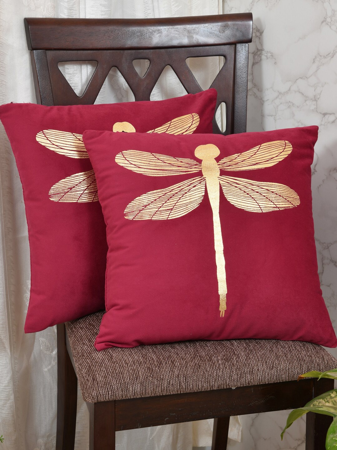 

Clasiko Red & Gold-Toned Set of 2 Butterfly Velvet Square Cushion Covers