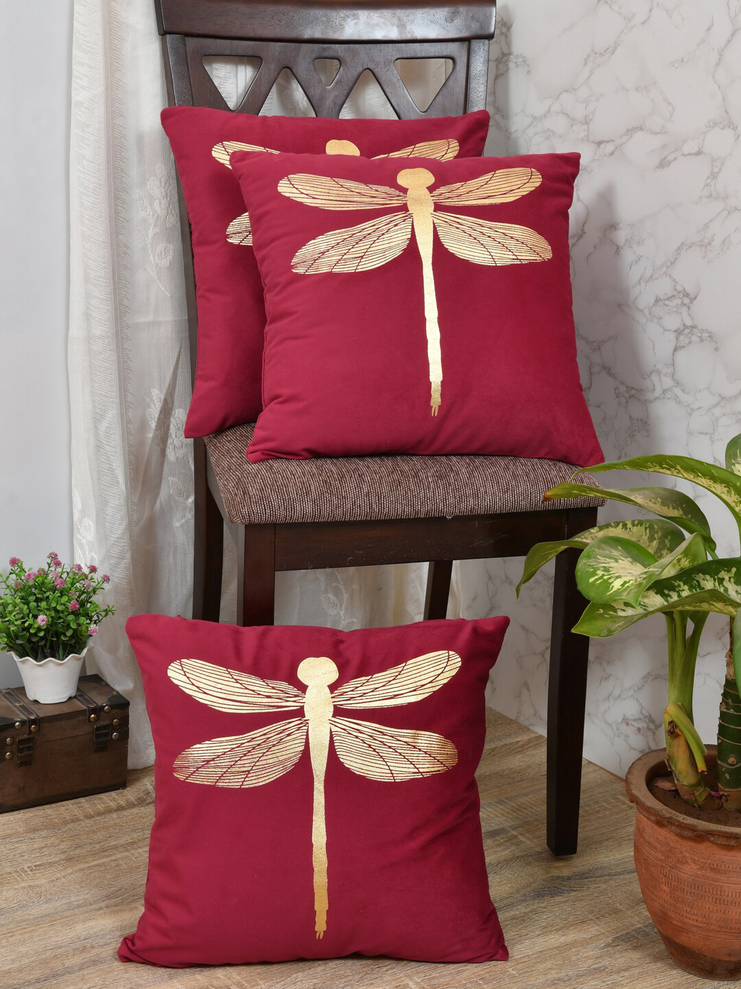 

Clasiko Red & Gold-Toned Set of 3 Butterfly Velvet Square Cushion Covers