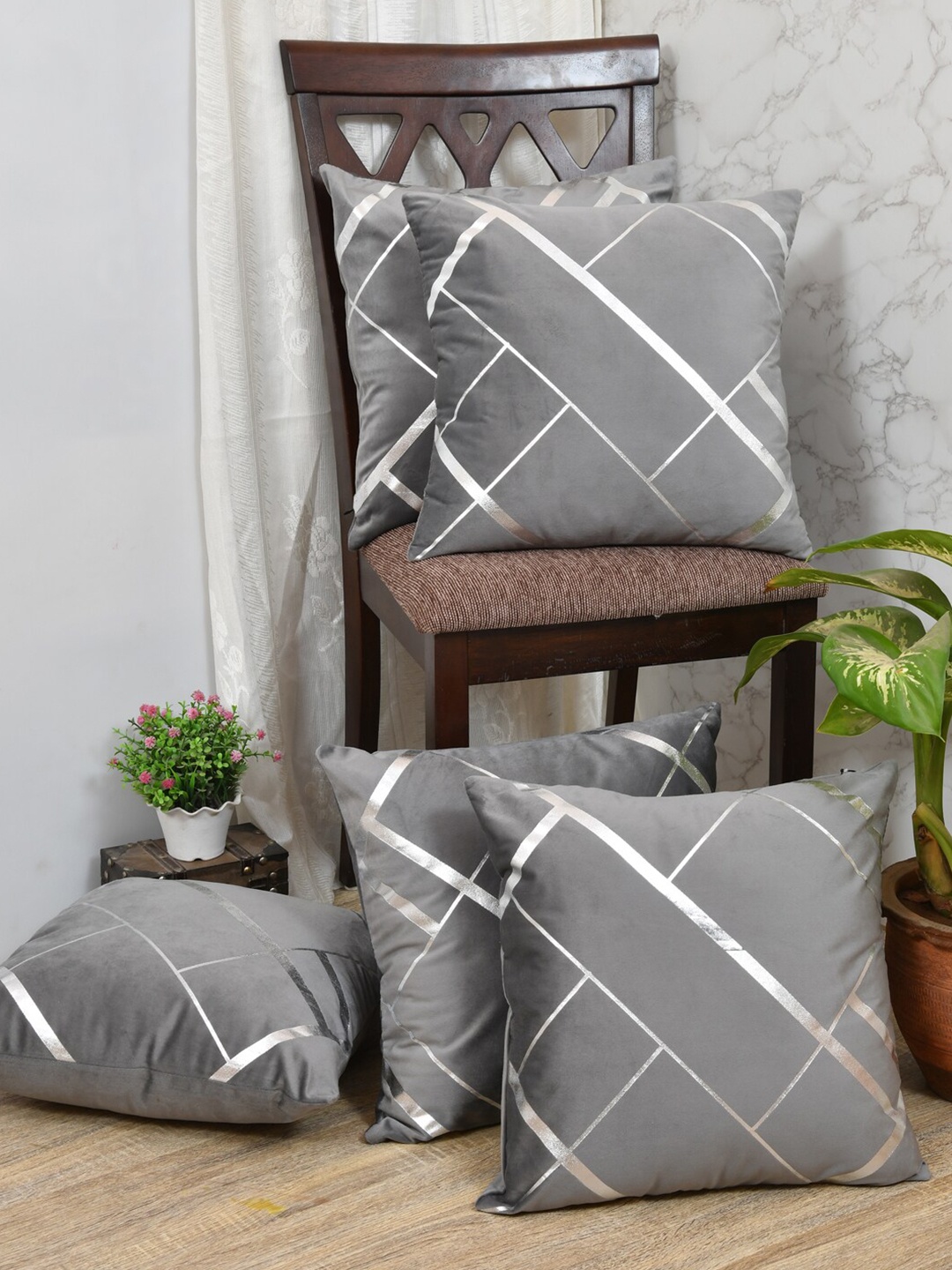 

Clasiko Grey & Silver-Toned Set of 5 Geometric Velvet Square Cushion Covers