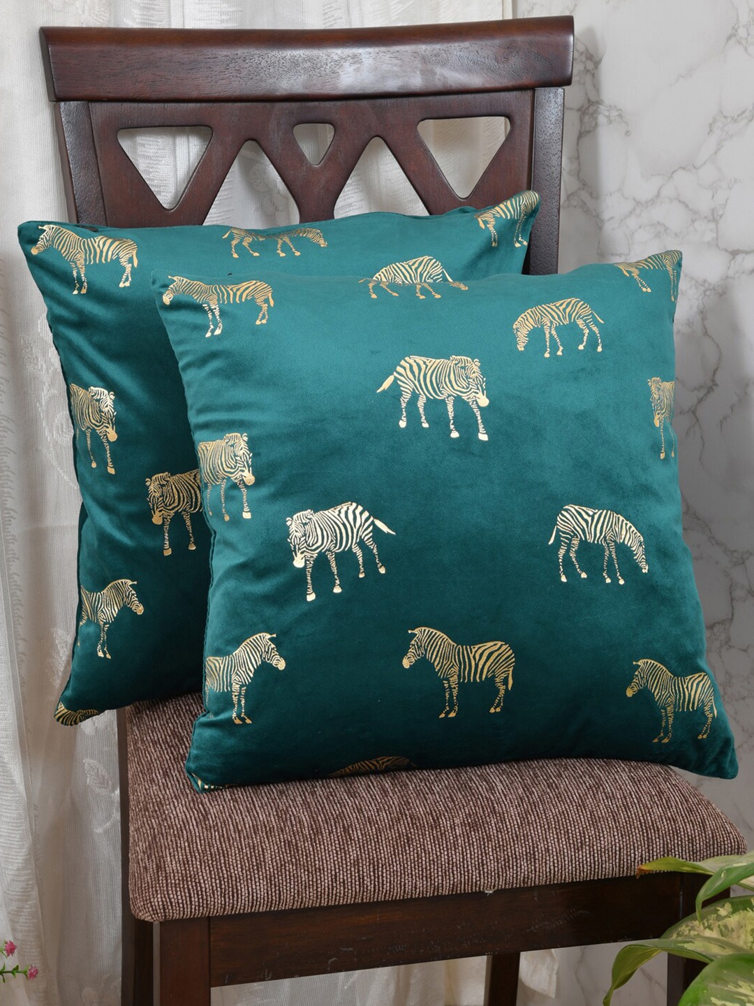 

Clasiko Green & Gold-Toned Set of 2 Zebra Velvet Square Cushion Covers