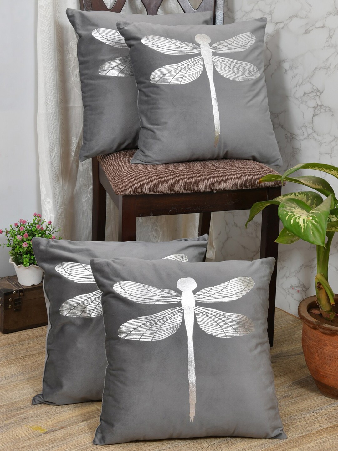 

Clasiko Set Of 4 Grey & White Abstract Printed Velvet Square Cushion Covers