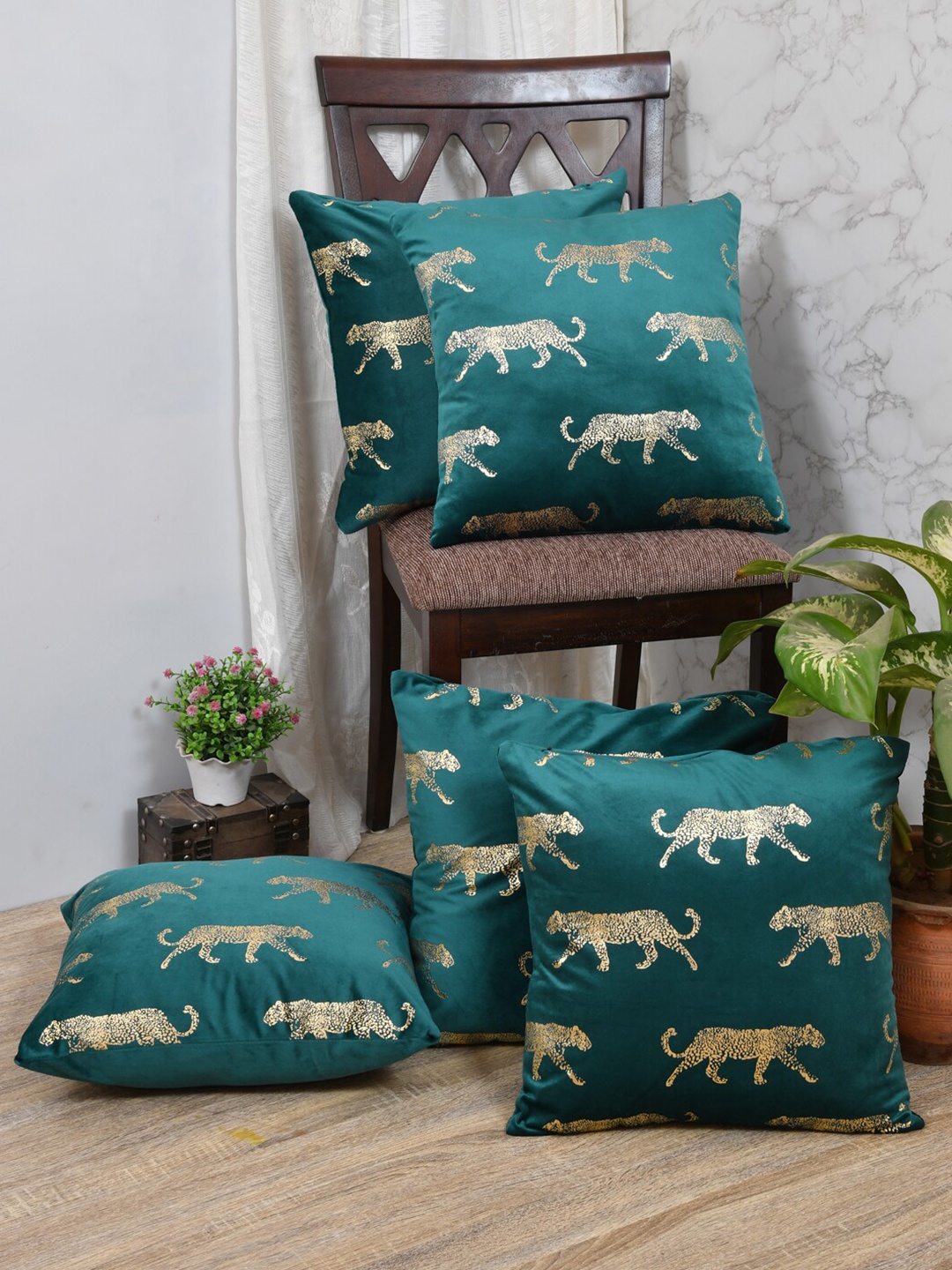 

Clasiko Set Of 5 Green Abstract Printed Velvet Square Cushion Covers
