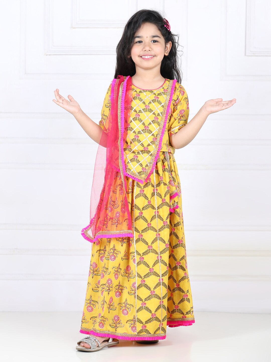 

Here&Now X Kinder Kids Girls Printed Block Print Ready to Wear Lehenga & Blouse With Dupatta, Yellow