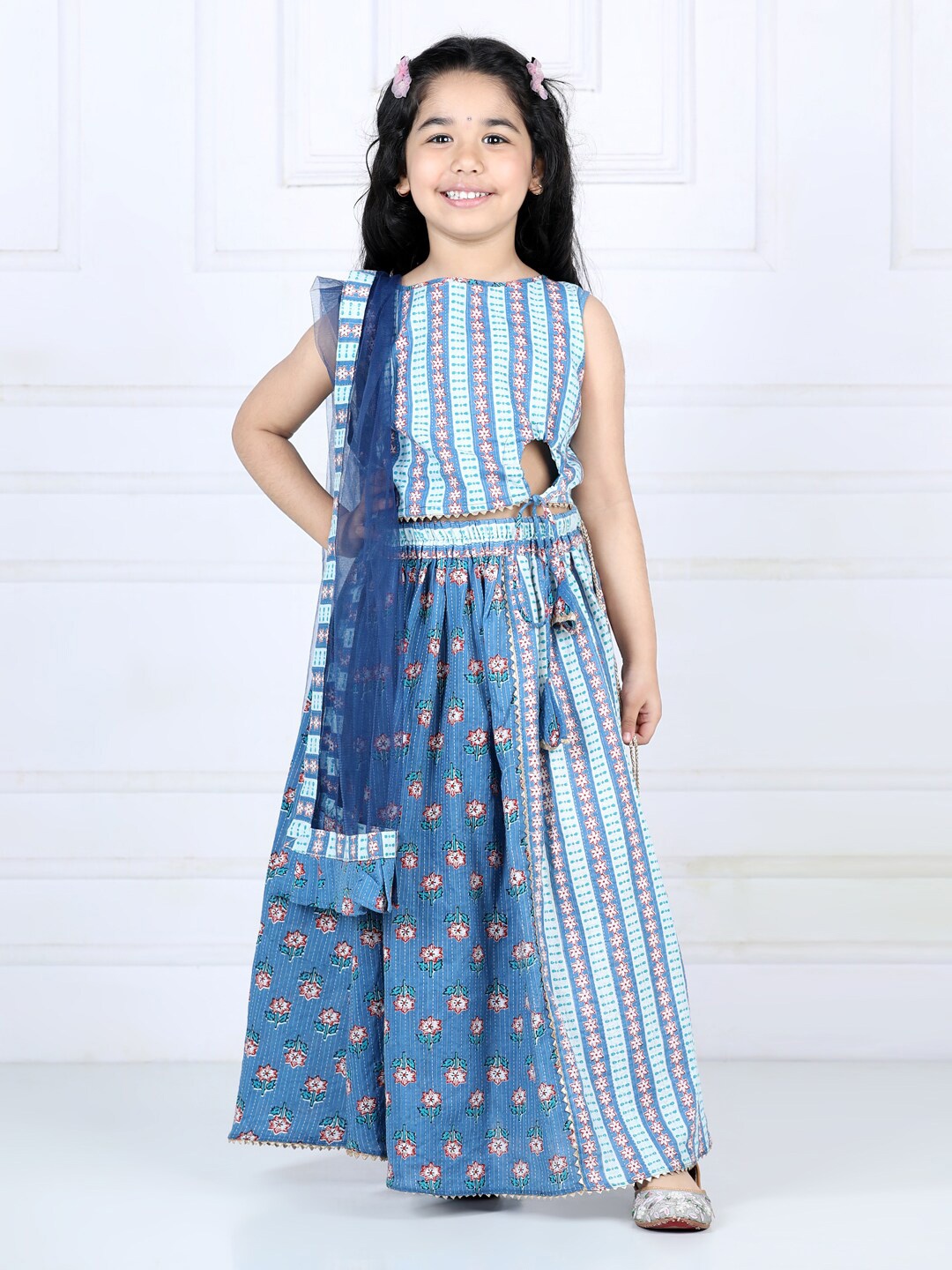 

Here&Now X Kinder Kids Girls Printed Block Print Ready to Wear Lehenga & Blouse With Dupatta, Blue