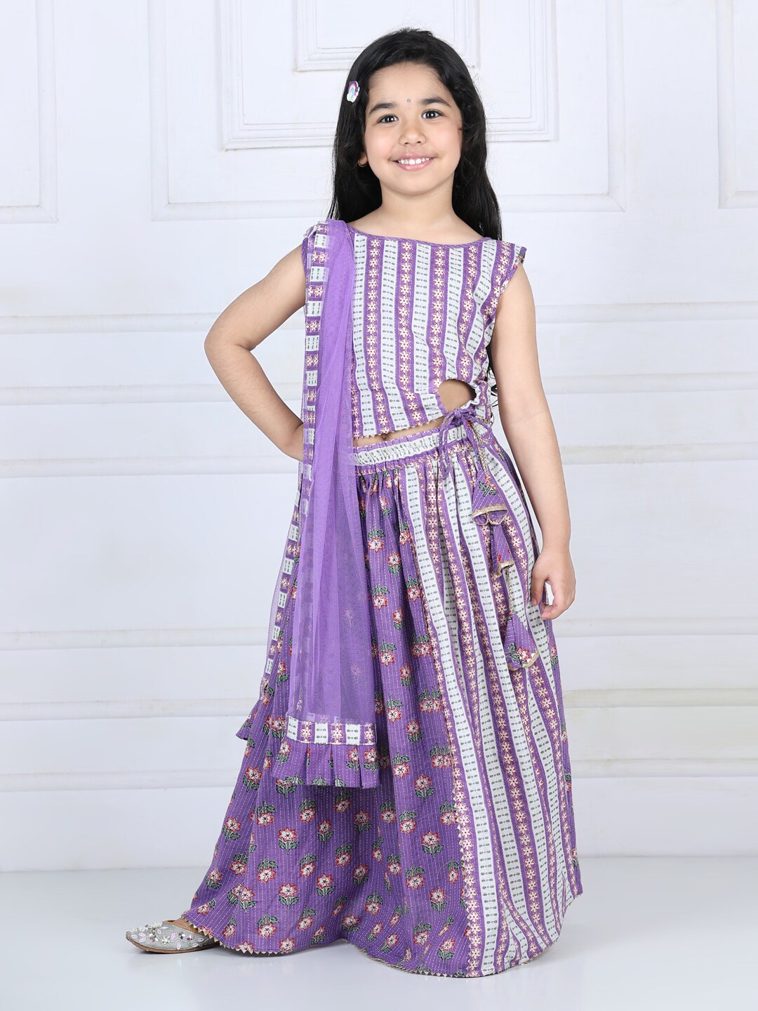 

Kinder Kids Girls Printed Block Print Ready to Wear Lehenga & Blouse With Dupatta, Purple