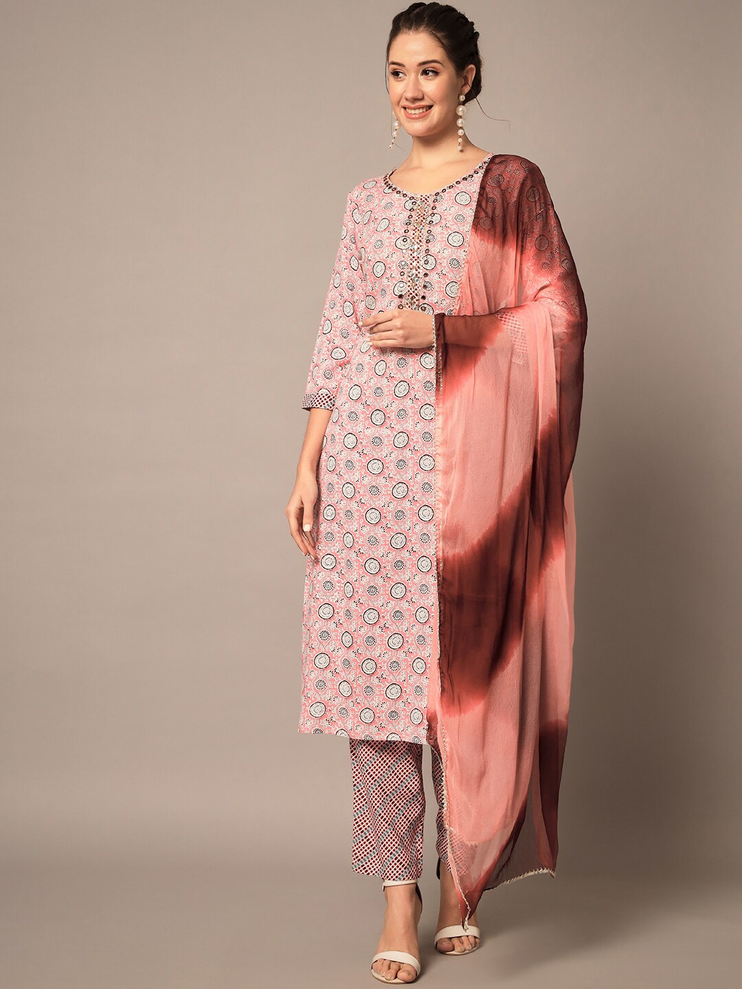 

Meeranshi Ethnic Motifs Printed Gotta Patti Liva Kurta with Trousers & With Dupatta, Pink