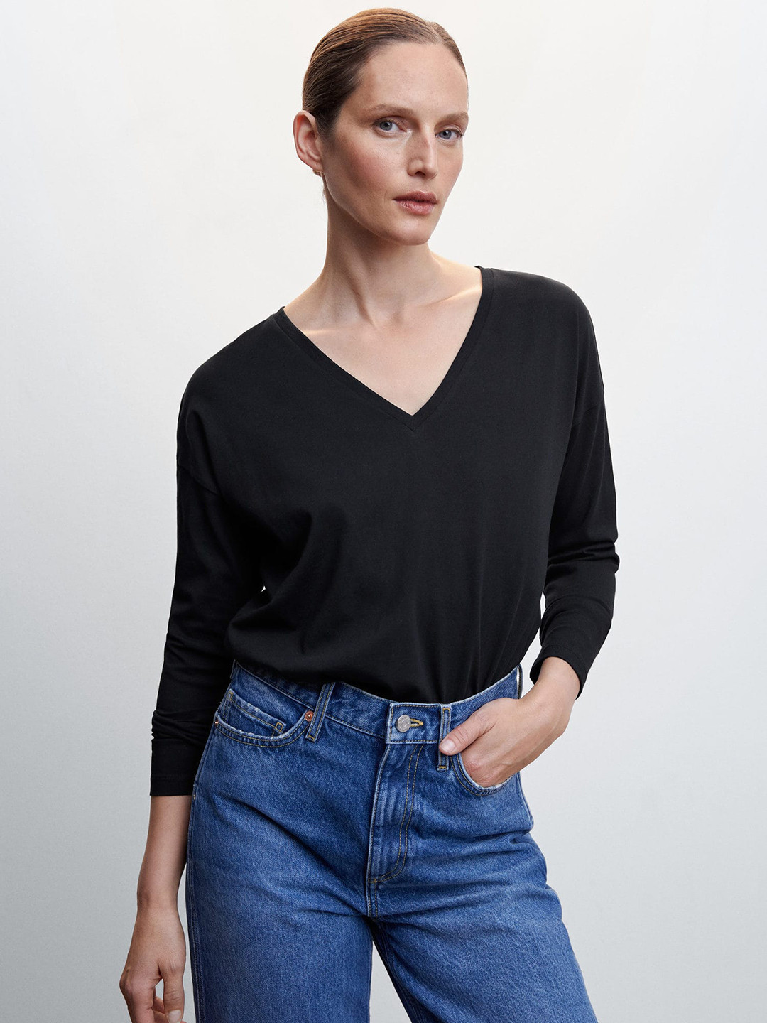 

MANGO Women V-Neck Pure Cotton Sustainable T-shirt, Black